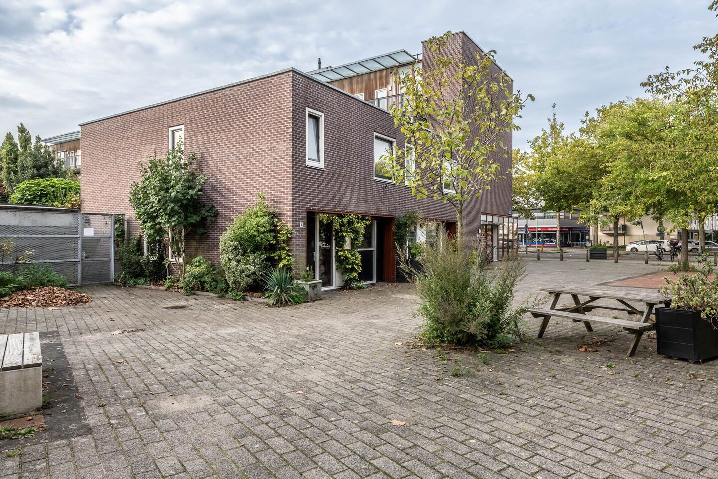 Twee-onder-één-kap te koop: Gerardus Vossiusstraat 4, Haarlem
