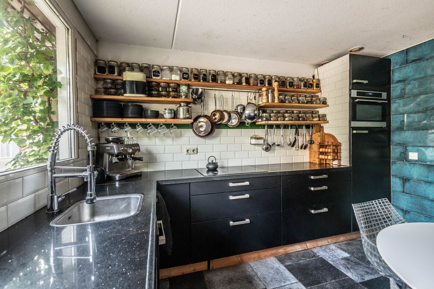 Twee-onder-één-kap te koop: Gerardus Vossiusstraat 4, Haarlem