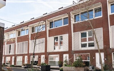 Adriaan Pau. 6
