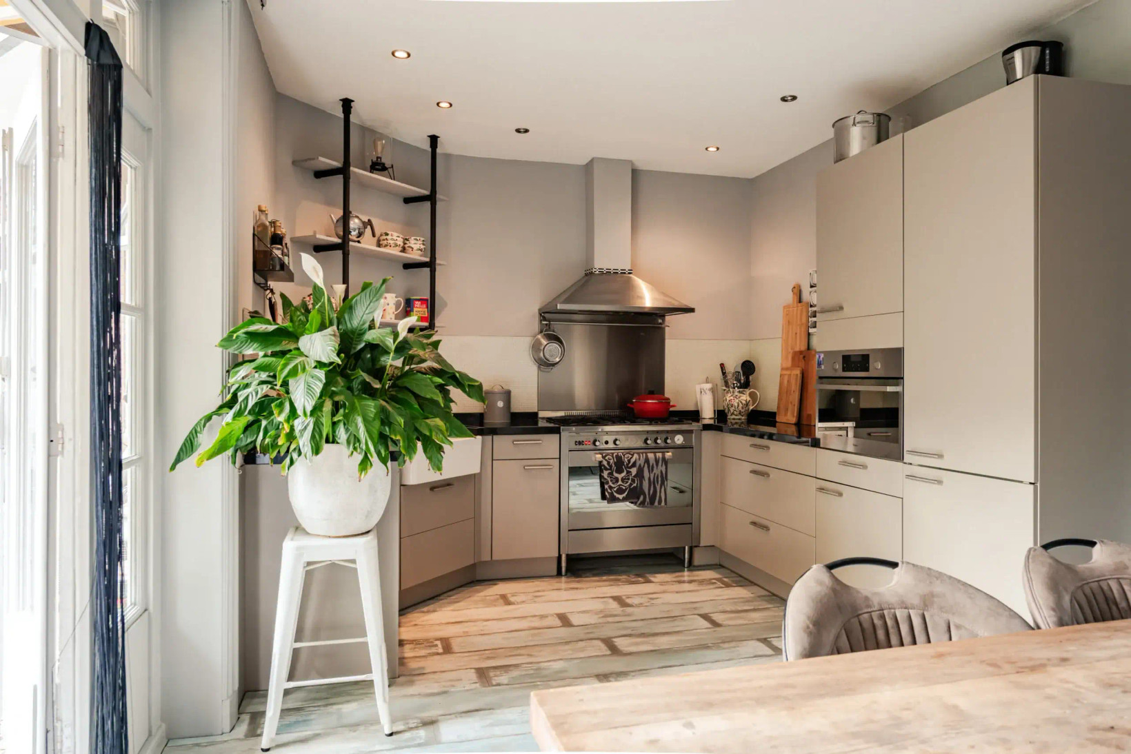 Appartement te koop: Van Zeggelenplein 1, Haarlem