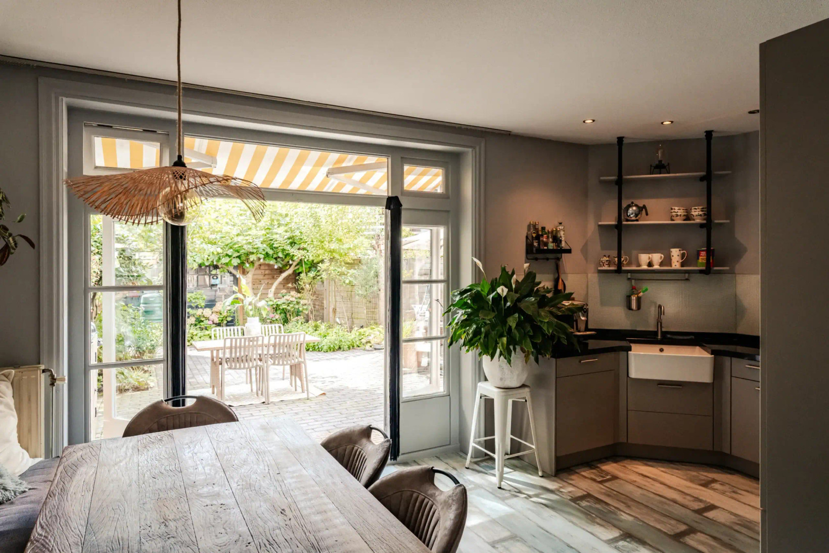 Appartement te koop: Van Zeggelenplein 1, Haarlem