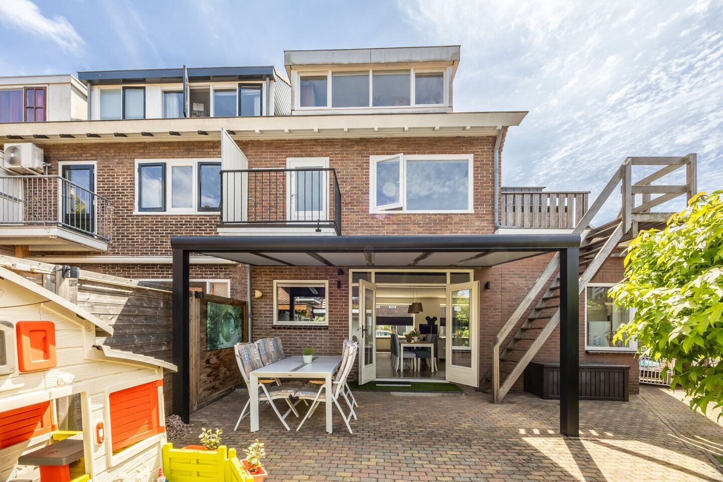 Hoekwoning te koop: De Genestetstraat 47, Haarlem