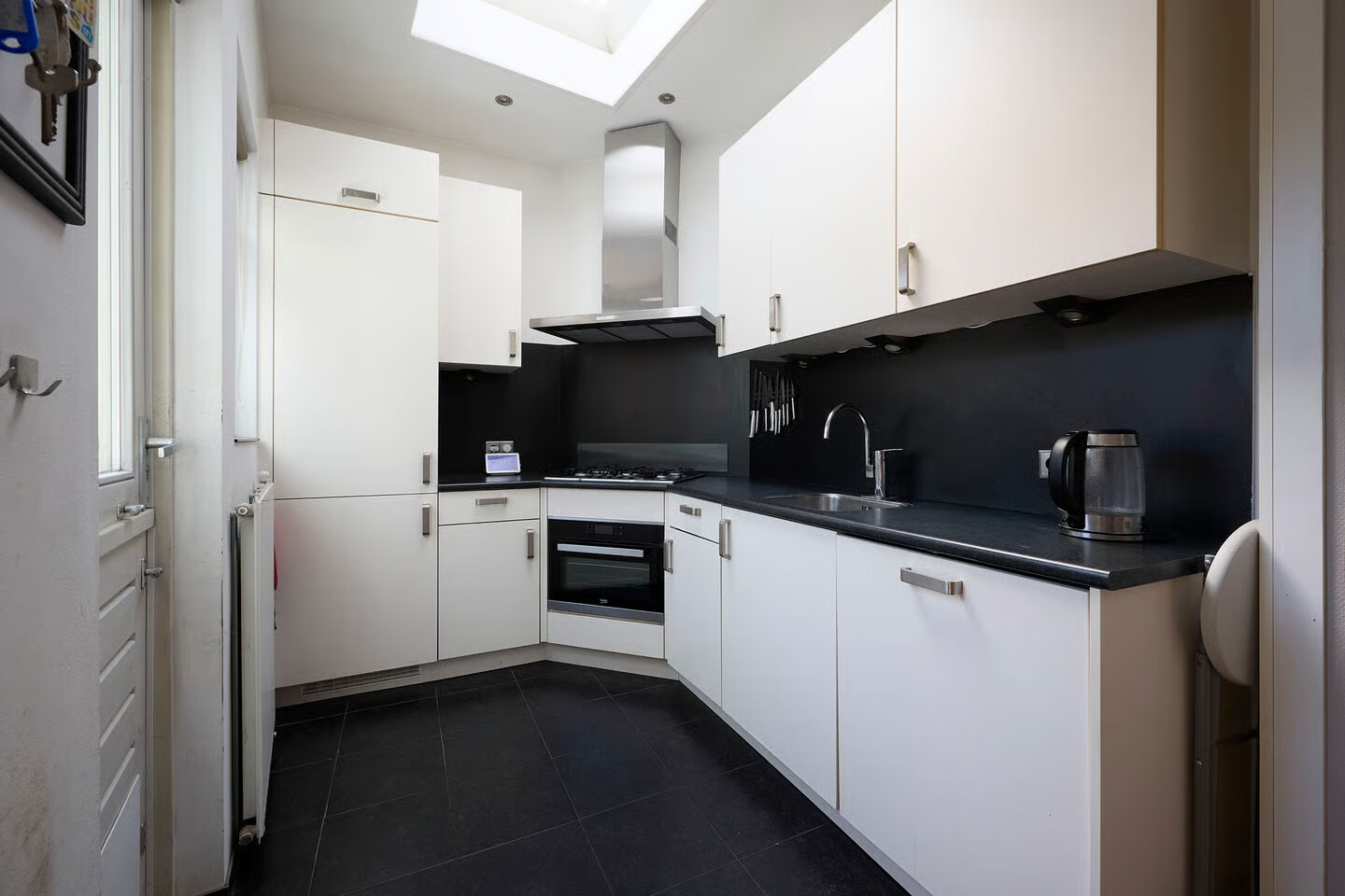 Tussenwoning te koop: Friezenstraat 18, Haarlem