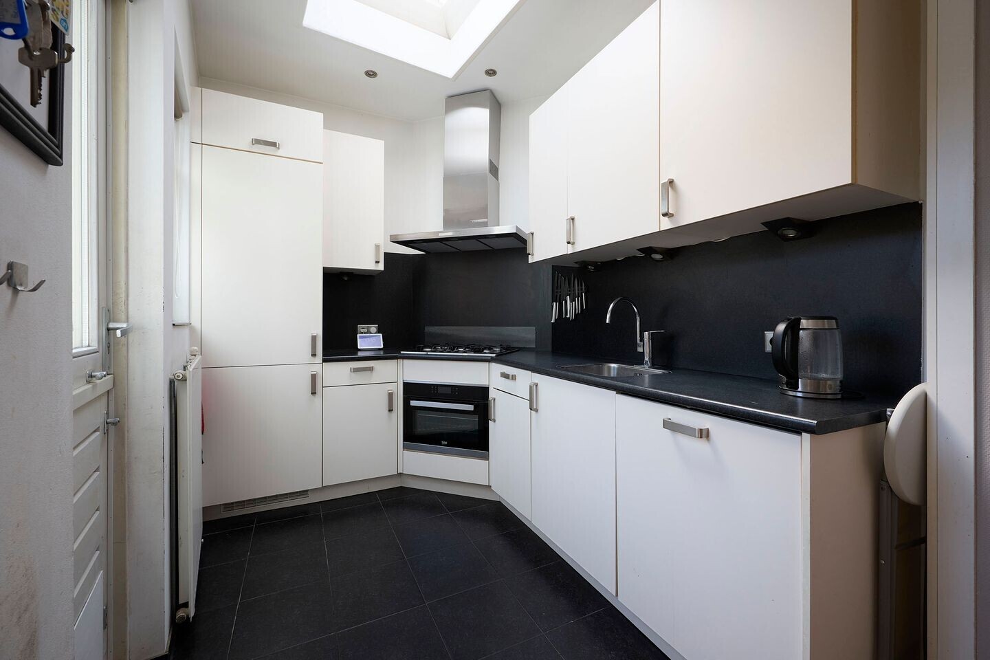 Tussenwoning te koop: Friezenstraat 18, Haarlem