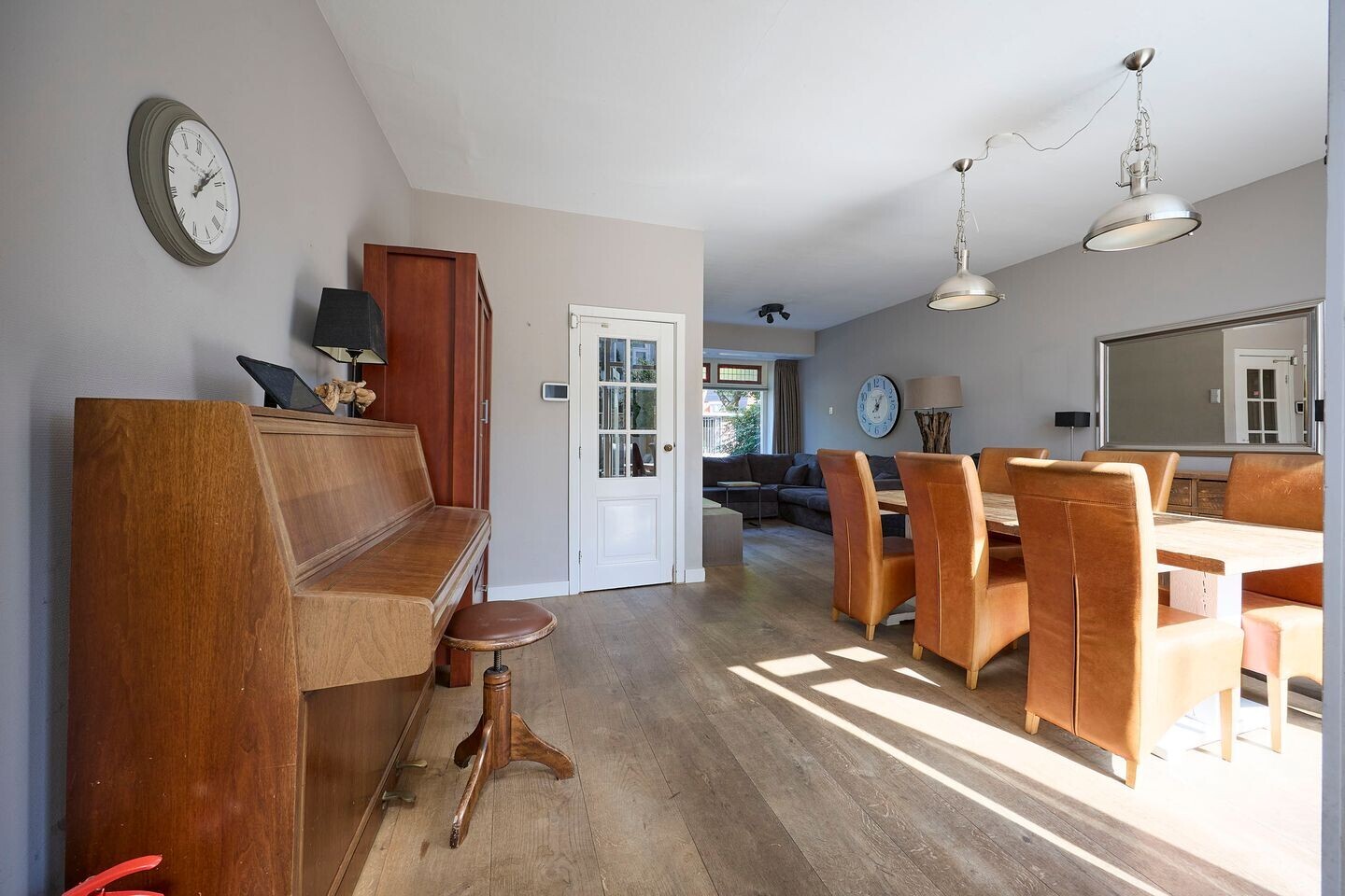 Tussenwoning te koop: Friezenstraat 18, Haarlem