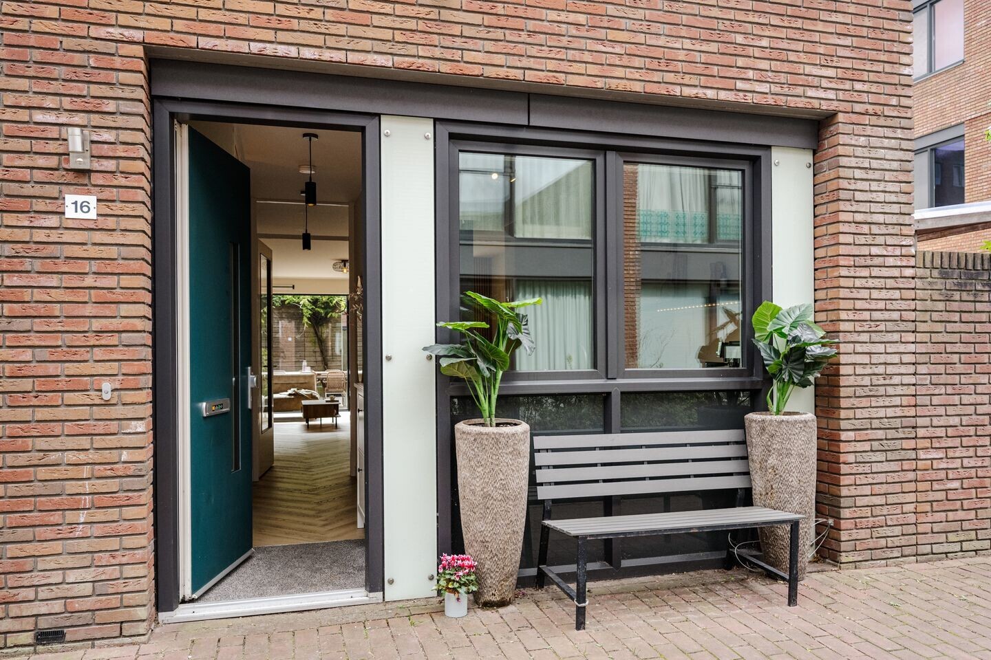 Hoekwoning te koop: Nico Andriessenstraat 16, Haarlem