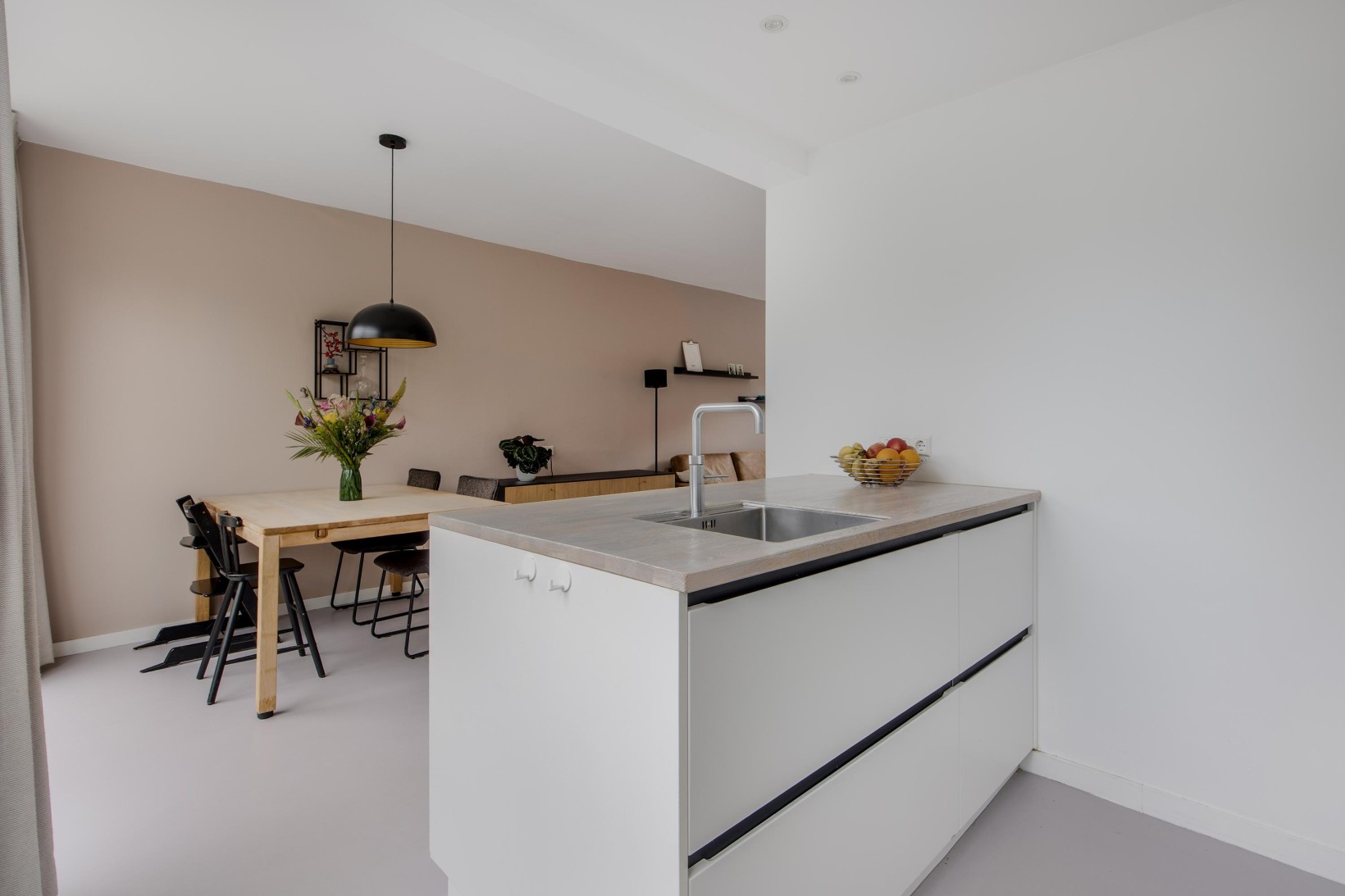 Tussenwoning te koop: Oostenrijklaan 49, Haarlem