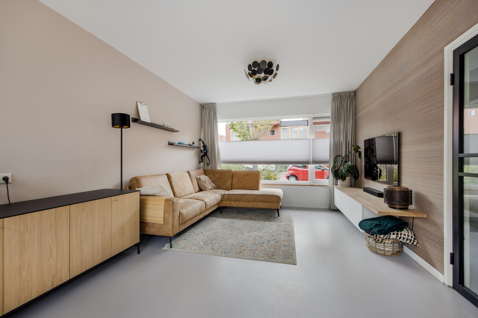 Tussenwoning te koop: Oostenrijklaan 49, Haarlem