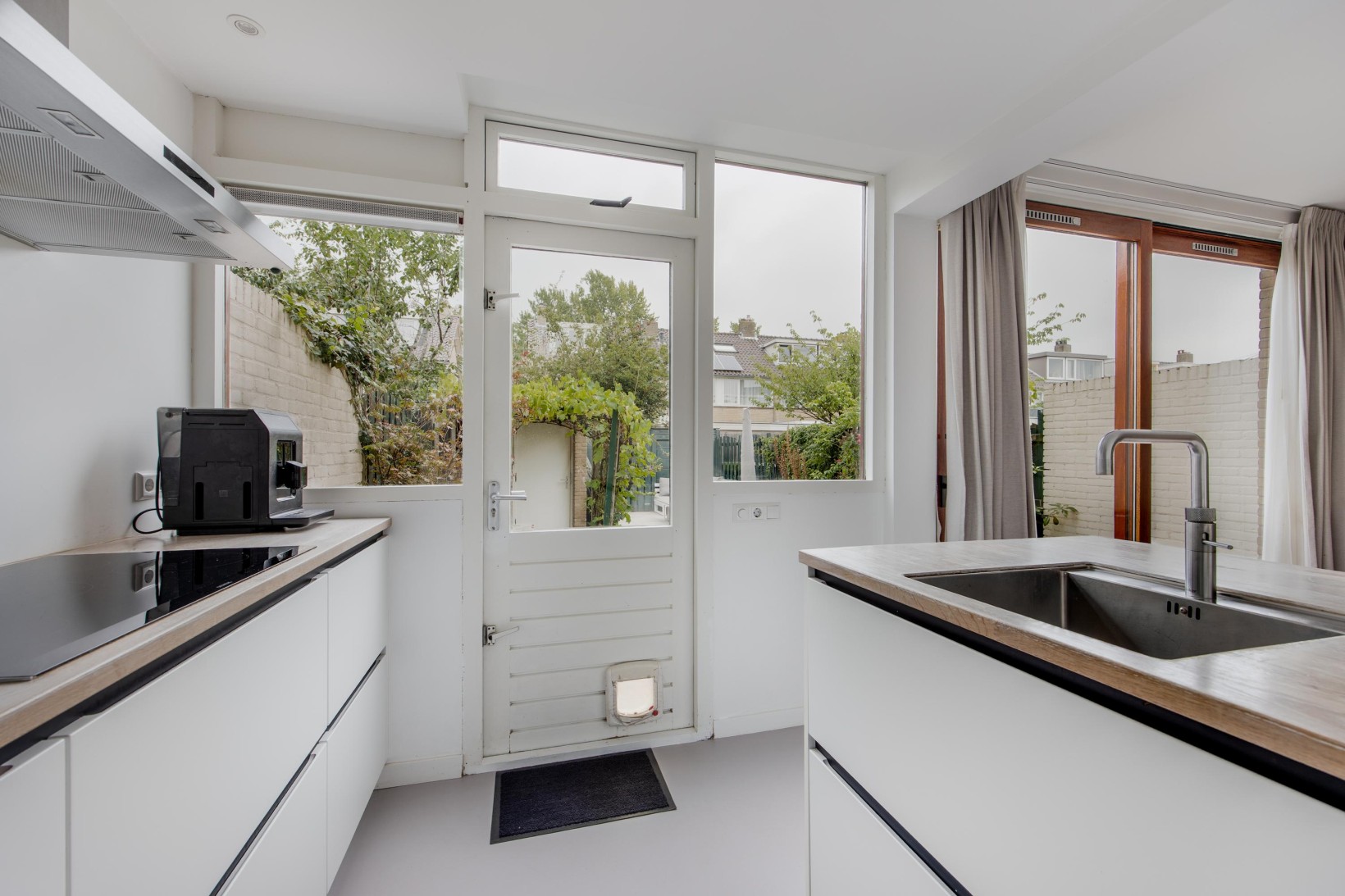 Tussenwoning te koop: Oostenrijklaan 49, Haarlem