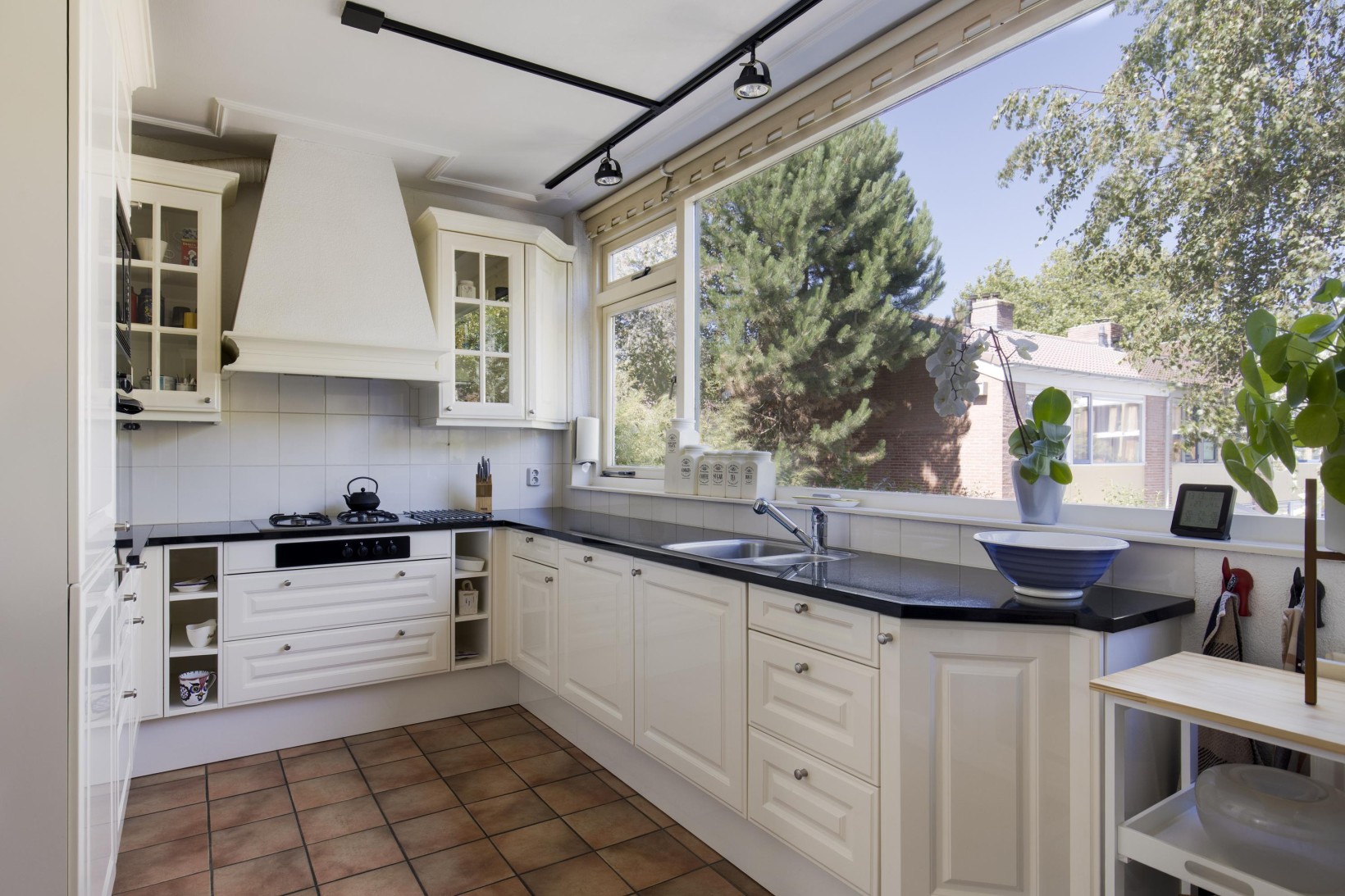 Tussenwoning te koop: Laan van Parijs 33, Haarlem