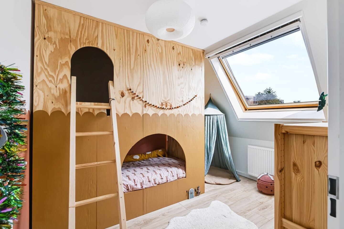 Hoekwoning te koop: Dragonstraat 1, Haarlem