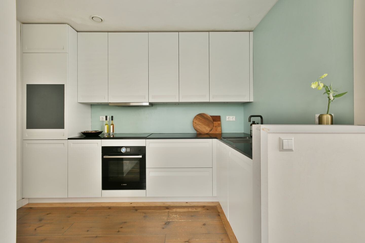 Hoekwoning te koop: Van Beverwijckstraat 8, Haarlem
