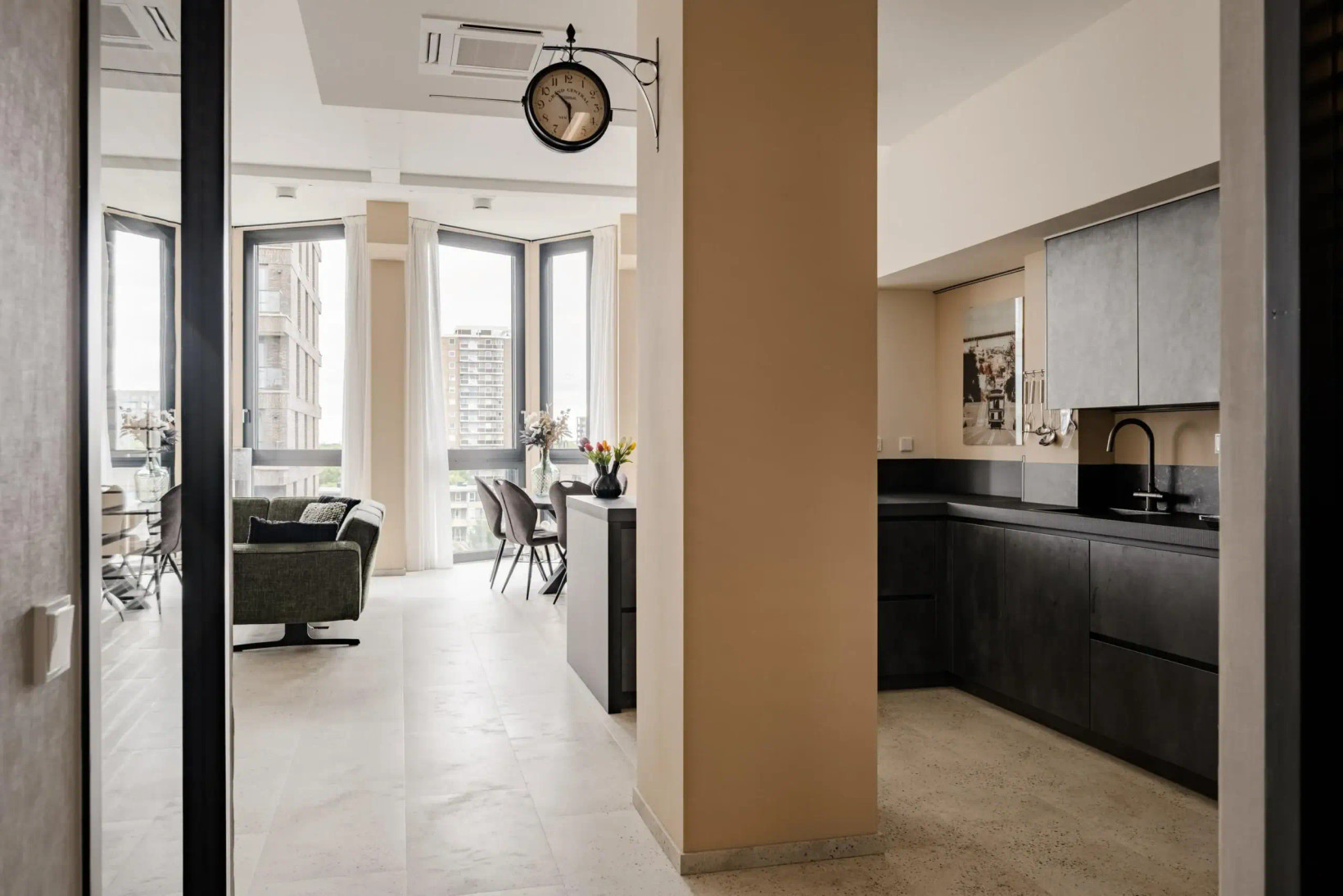 Appartement te koop: Surinamepad 212, Haarlem
