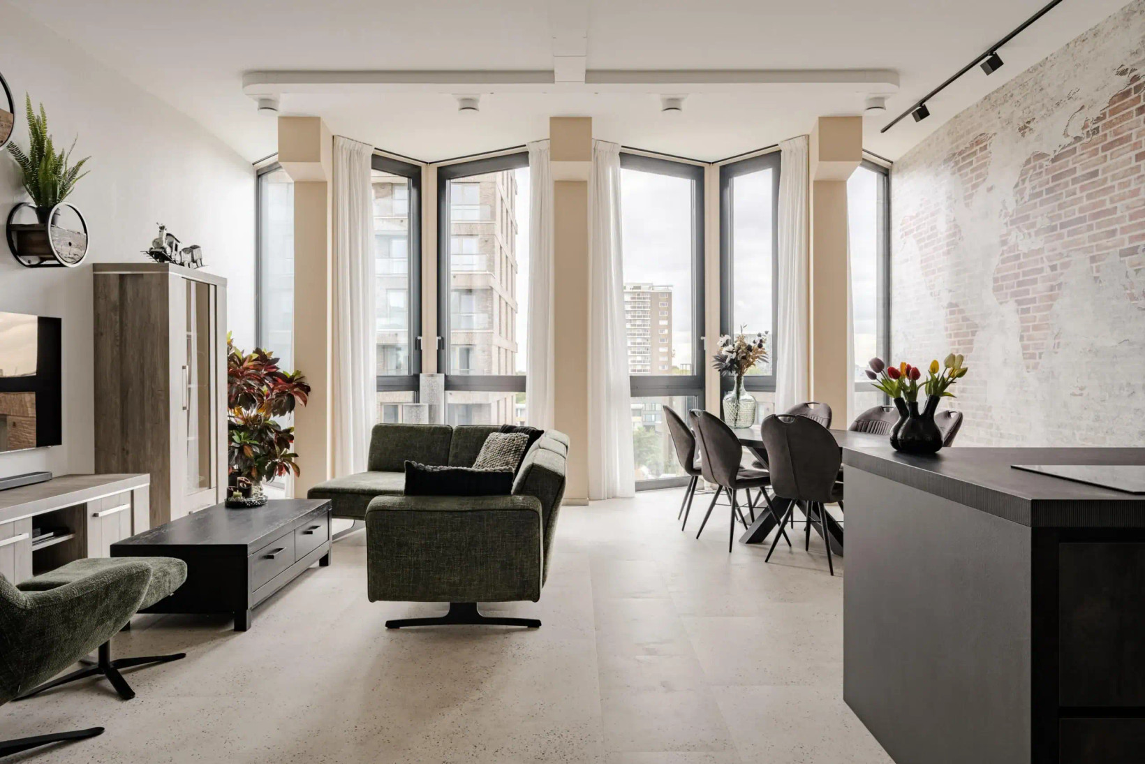 Appartement te koop: Surinamepad 212, Haarlem