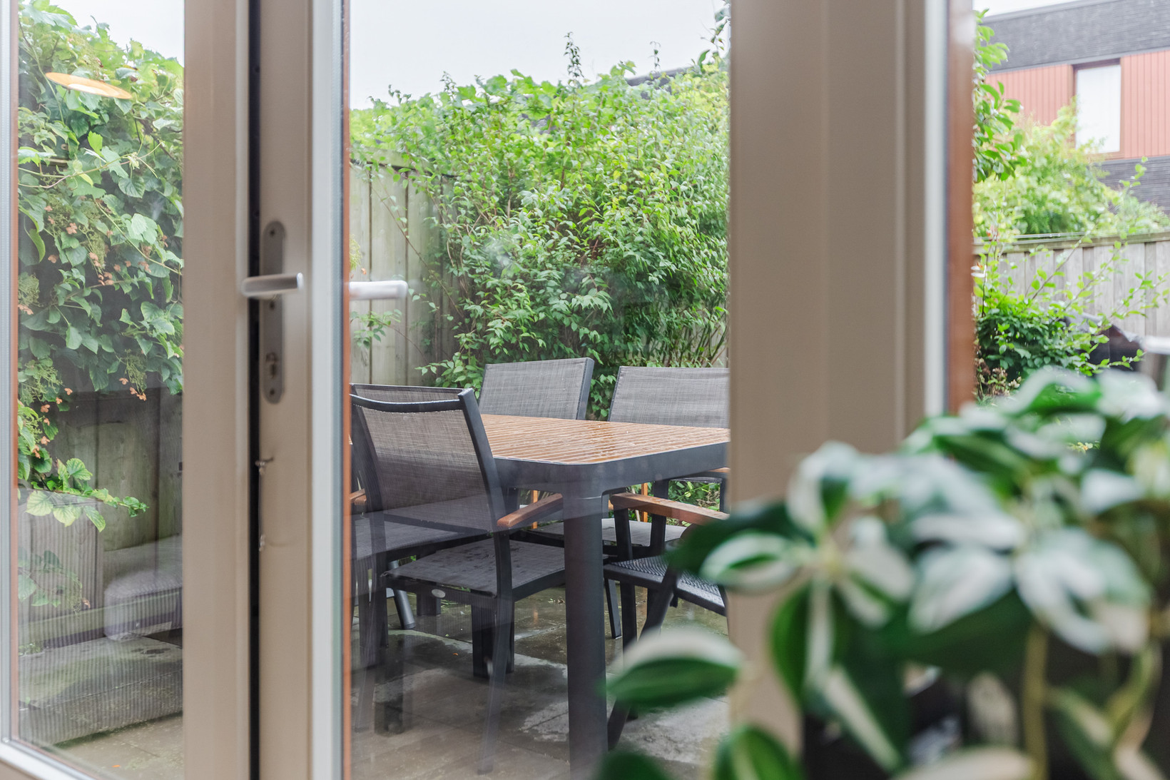 Tussenwoning te koop: Ingen-Houszstraat 10, Haarlem