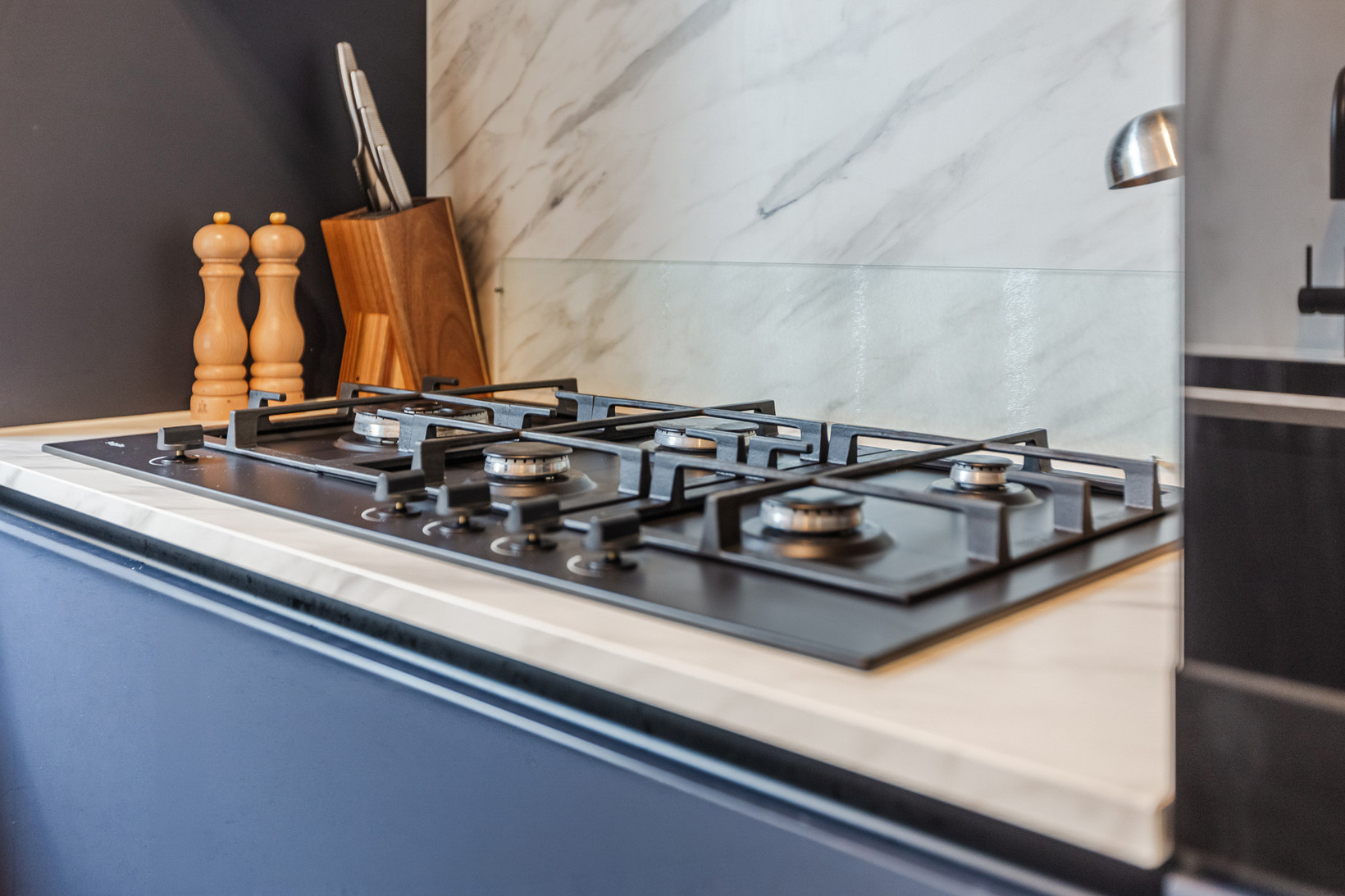 Tussenwoning te koop: Ingen-Houszstraat 10, Haarlem