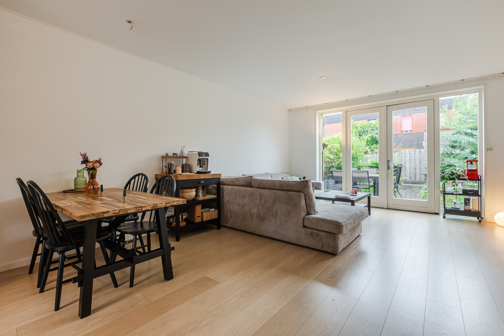 Tussenwoning te koop: Ingen-Houszstraat 10, Haarlem