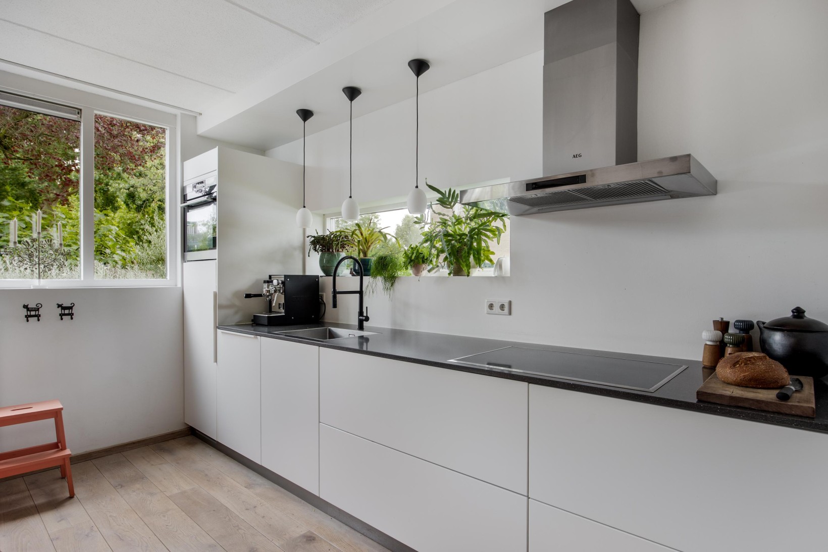 Hoekwoning te koop: Henckenshagen 38, Haarlem