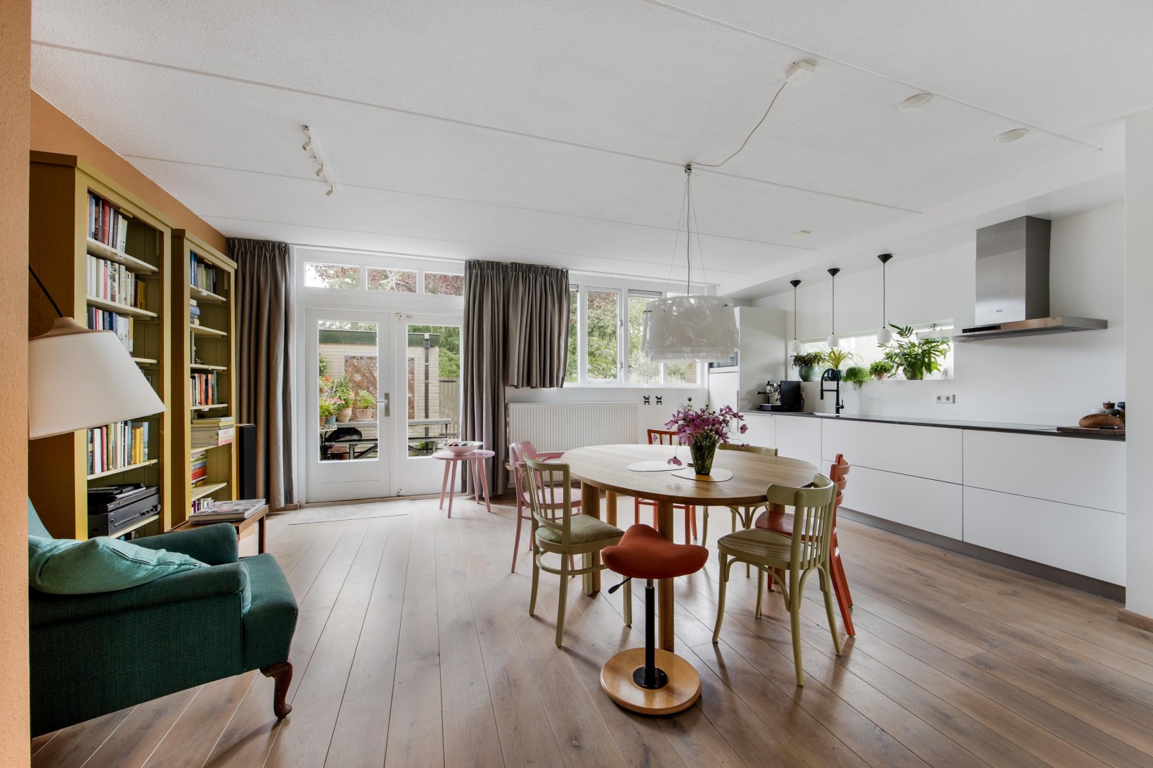 Hoekwoning te koop: Henckenshagen 38, Haarlem
