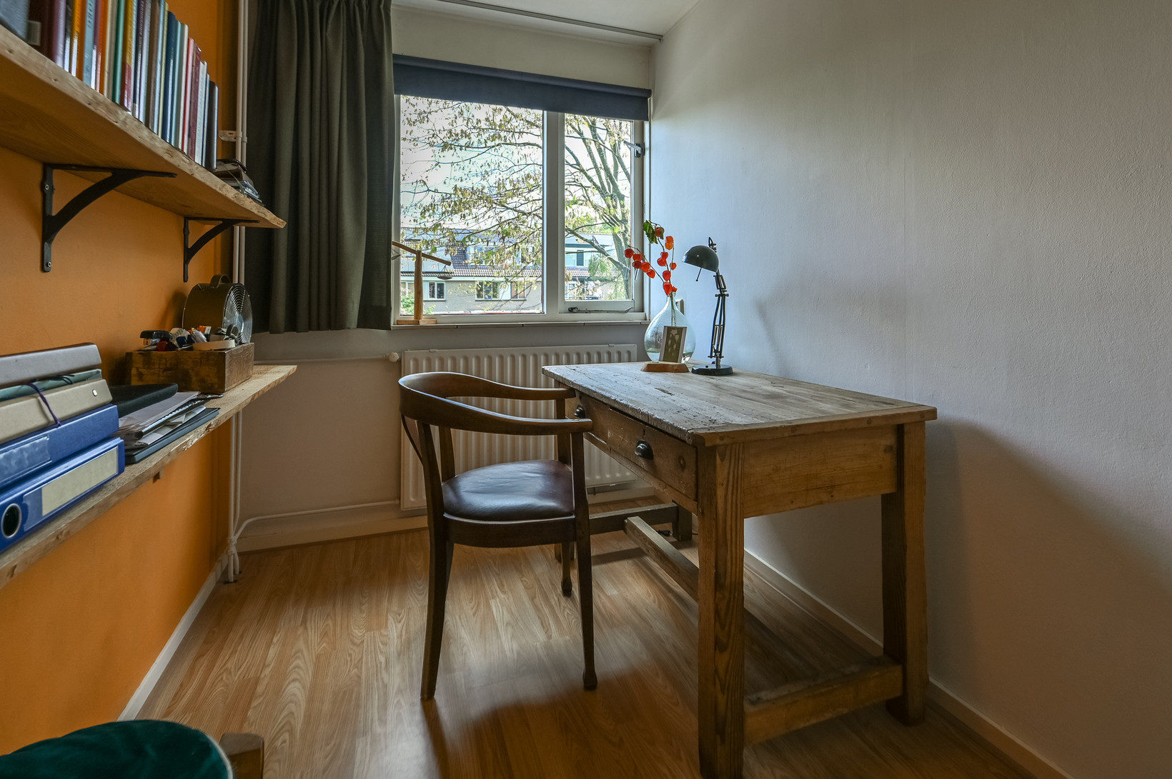 Hoekwoning te koop: Nemelaar 72, Haarlem