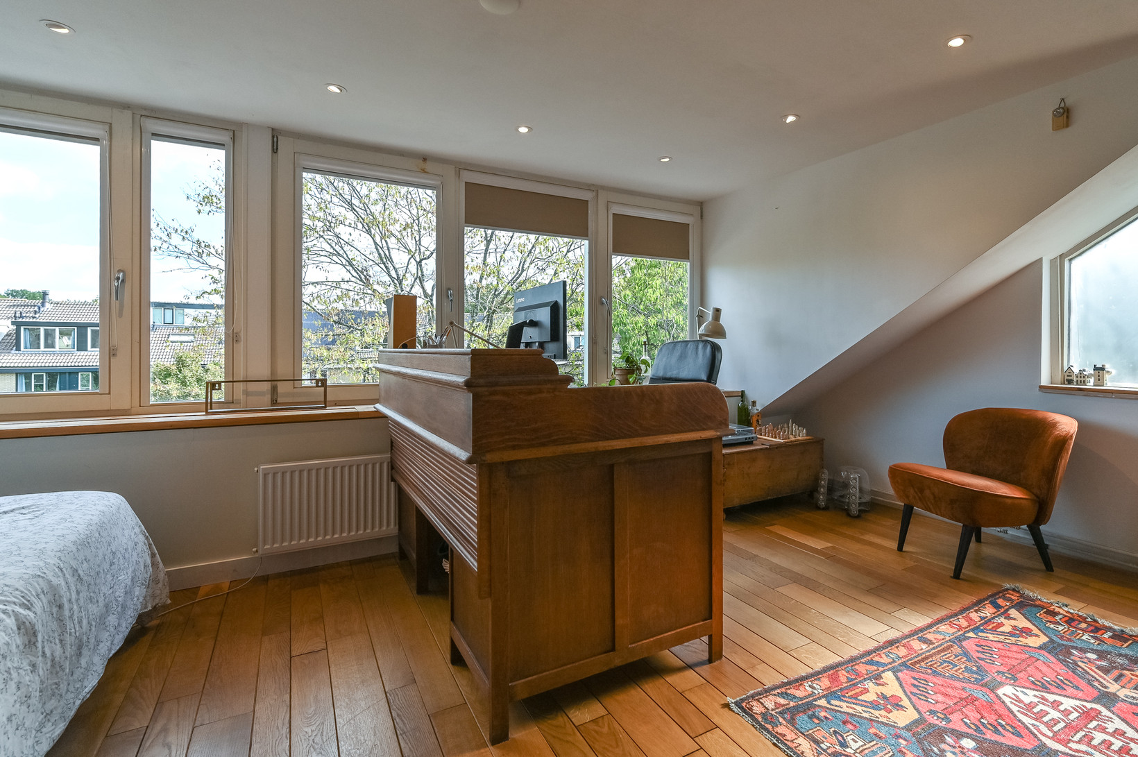 Hoekwoning te koop: Nemelaar 72, Haarlem