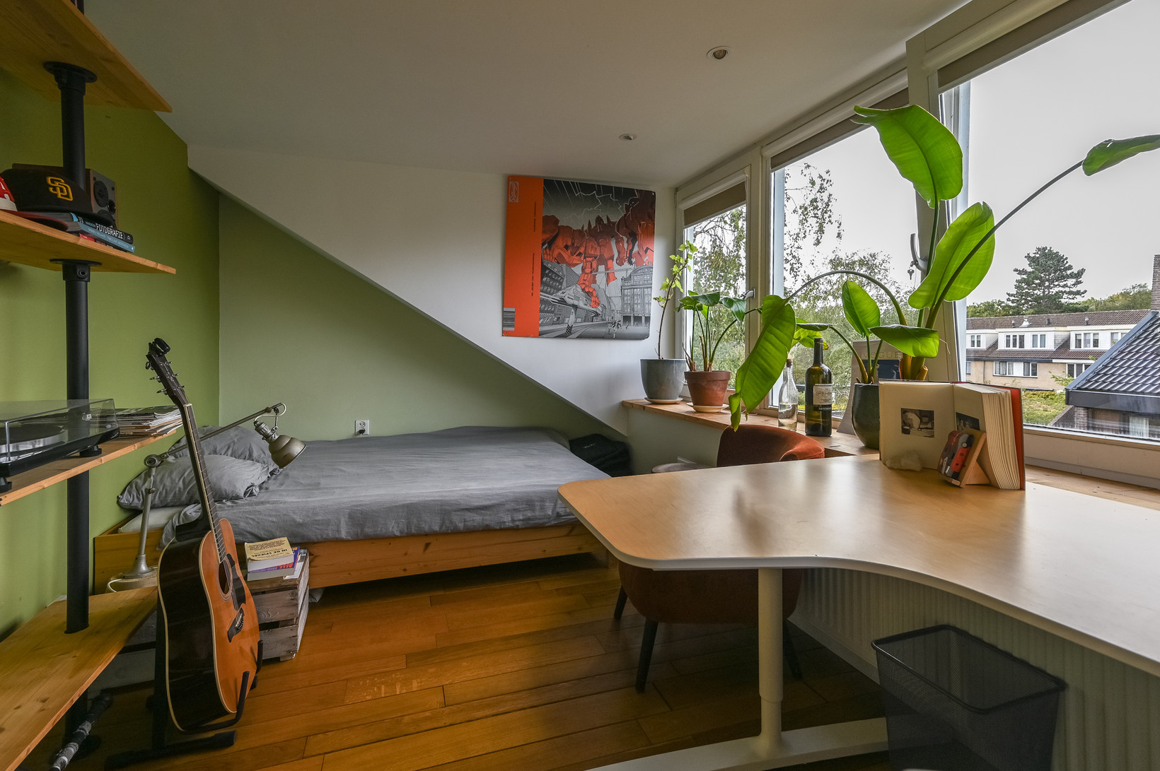 Hoekwoning te koop: Nemelaar 72, Haarlem