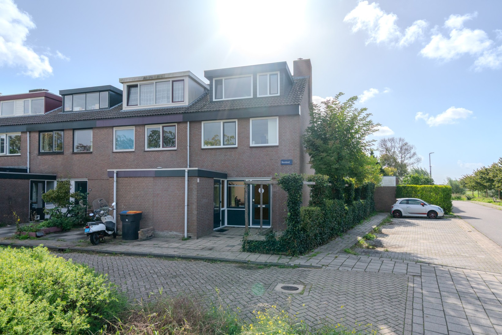 Hoekwoning te koop: Beveland 67, Haarlem