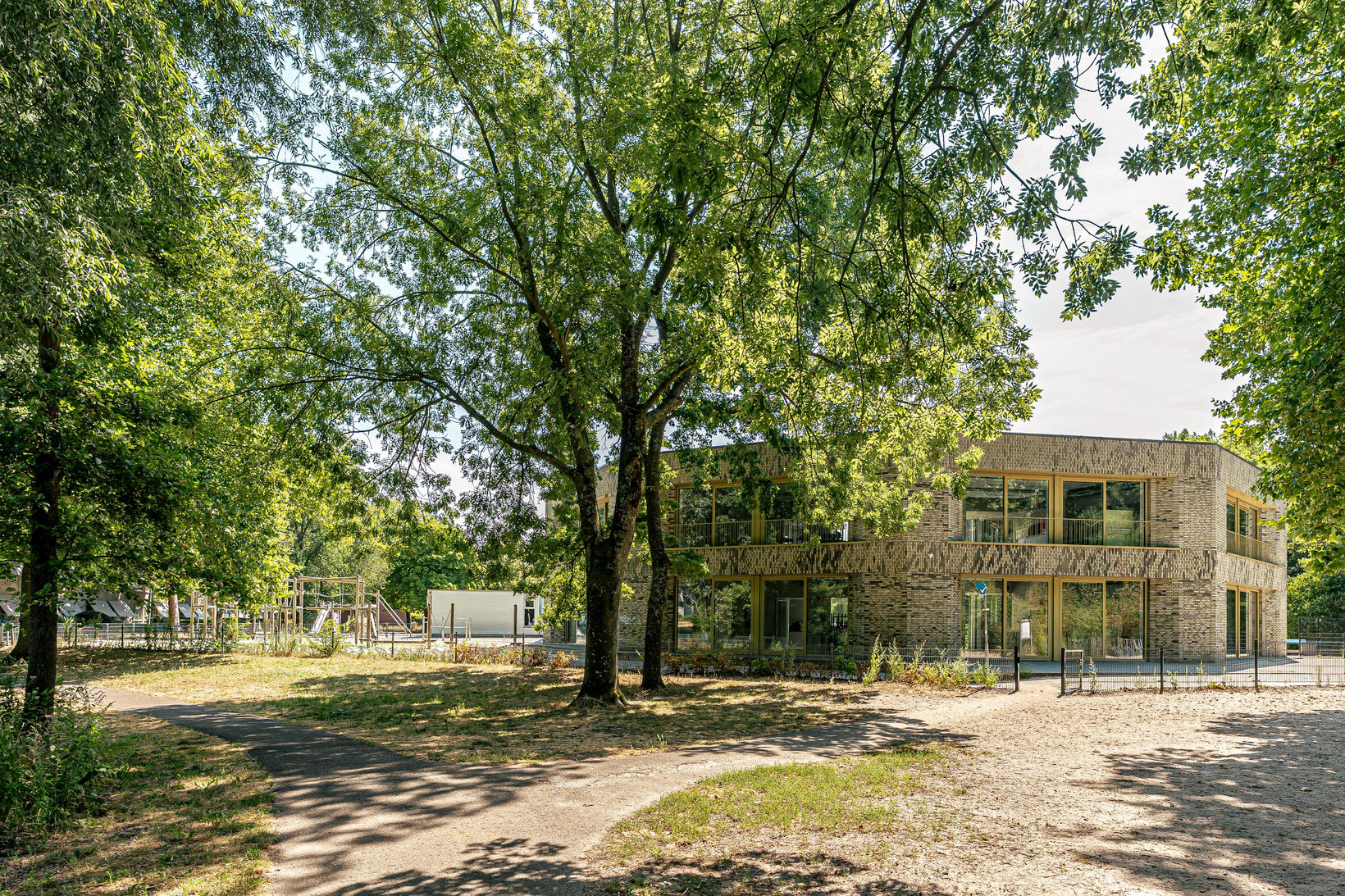 Appartement te koop: Sandenburg 233, Haarlem