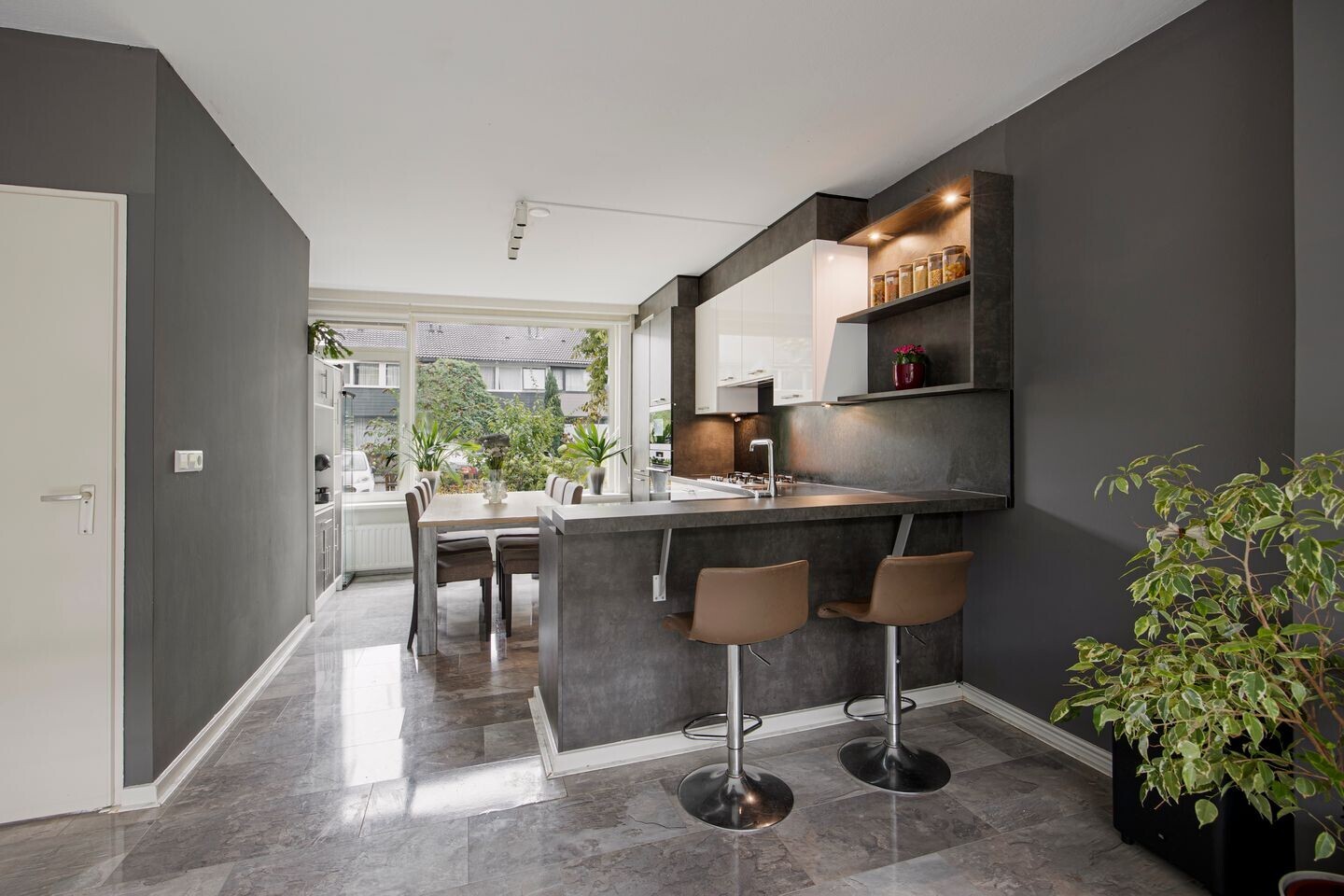 Tussenwoning te koop: Jan van Zutphenstraat 22, Haarlem