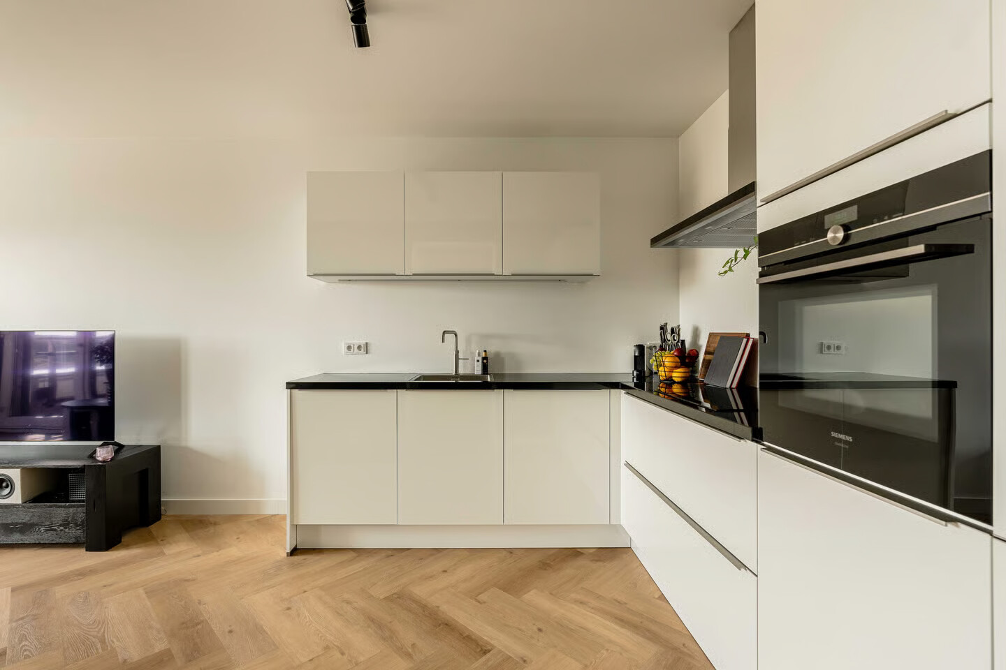 Appartement te koop: Galileistate 143, Zandvoort