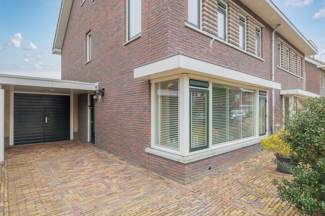 Tussenwoning te koop: Professor Zeemanstraat 53, Zandvoort