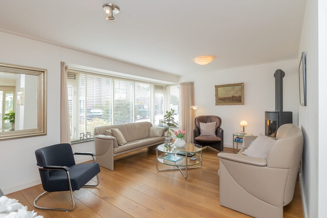 Tussenwoning te koop: Professor Zeemanstraat 53, Zandvoort