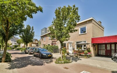 Marnix van. 13