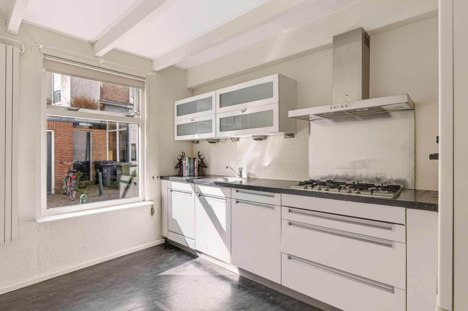 Tussenwoning te koop: Diaconiehuisstraat 25, Zandvoort