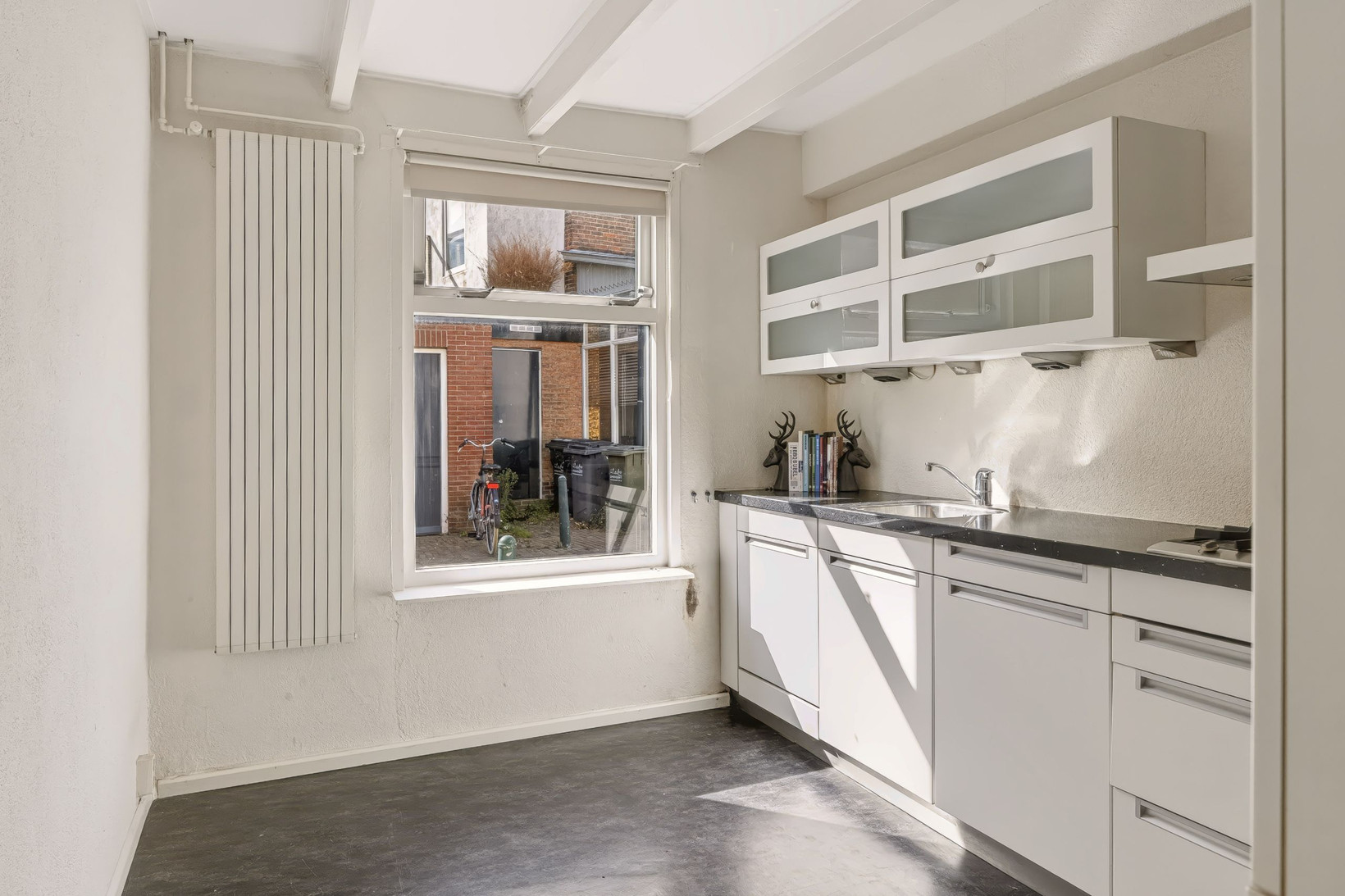 Tussenwoning te koop: Diaconiehuisstraat 25, Zandvoort