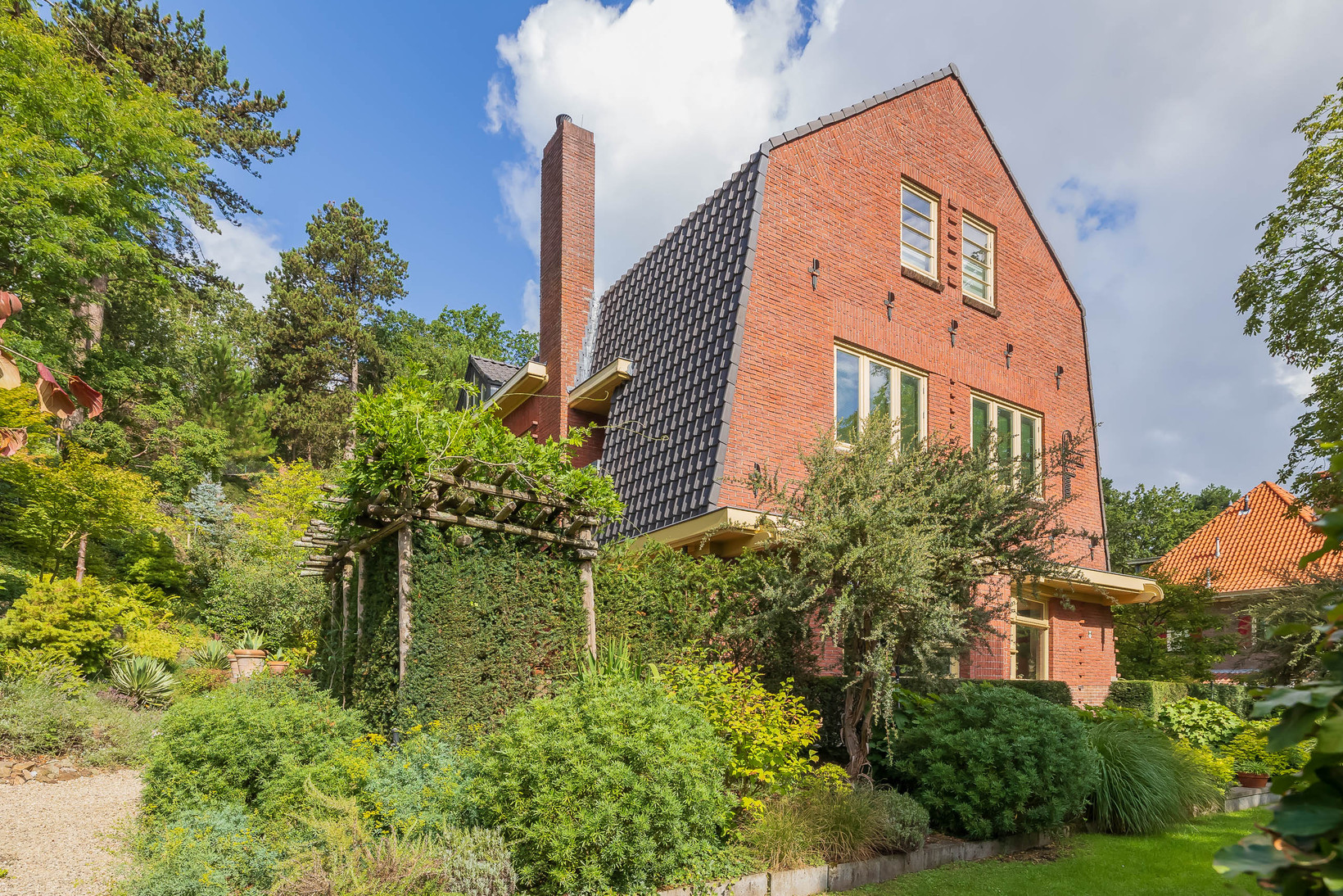 Vrijstaande woning te koop: Lonbar Petrilaan 18, Overveen