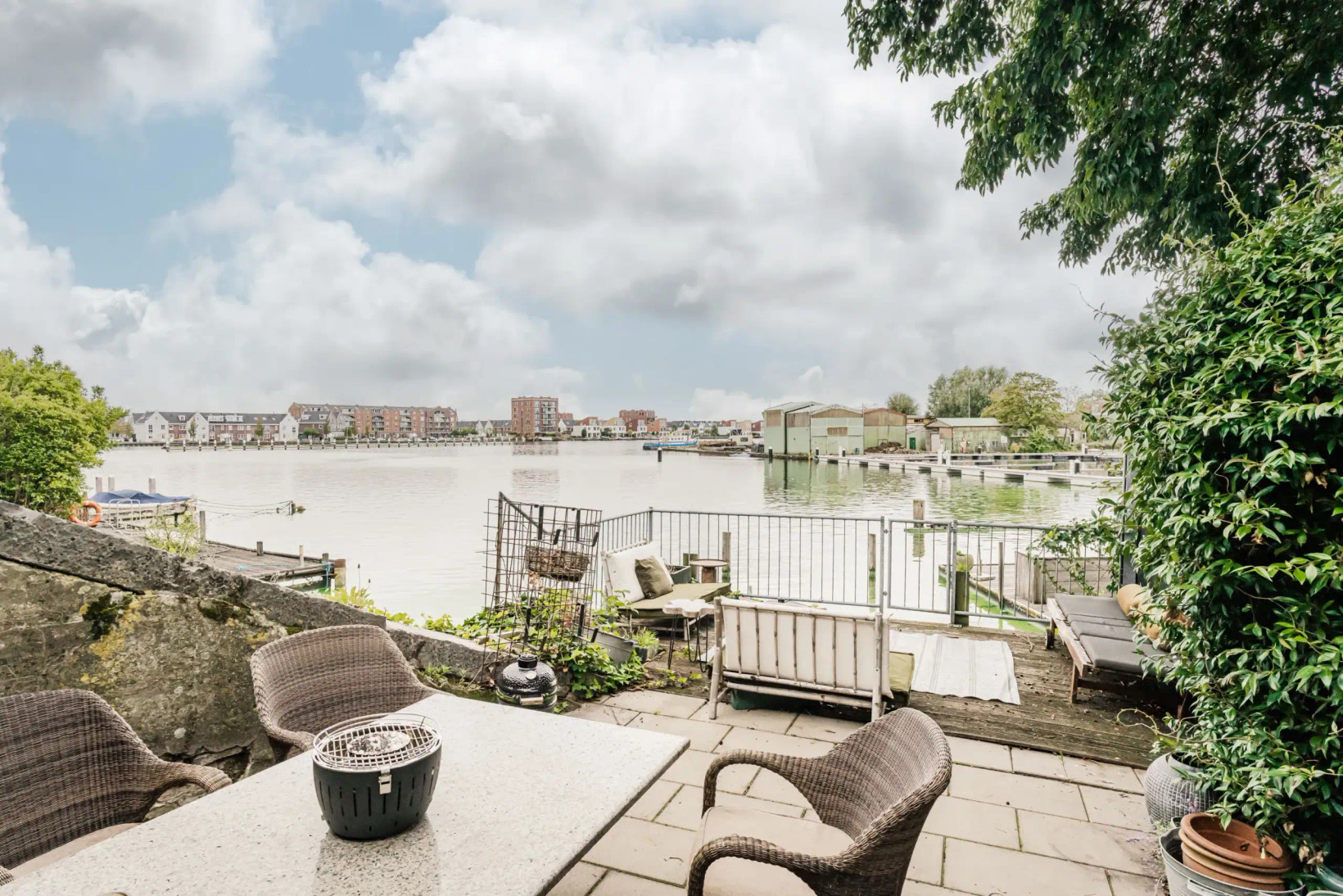 Tussenwoning te koop: IJdijk 17, Spaarndam Gem. Haarlem
