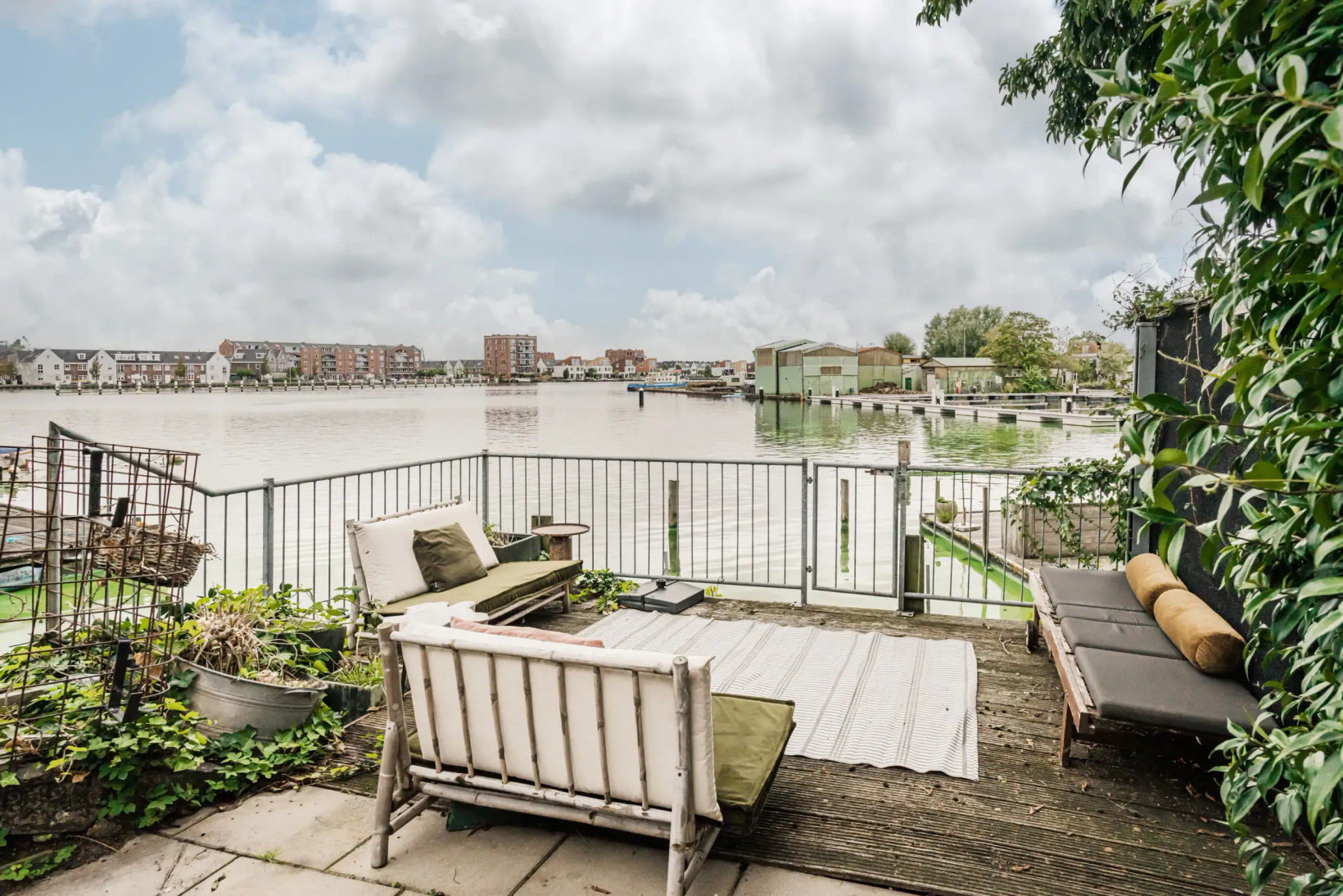 Tussenwoning te koop: IJdijk 17, Spaarndam Gem. Haarlem