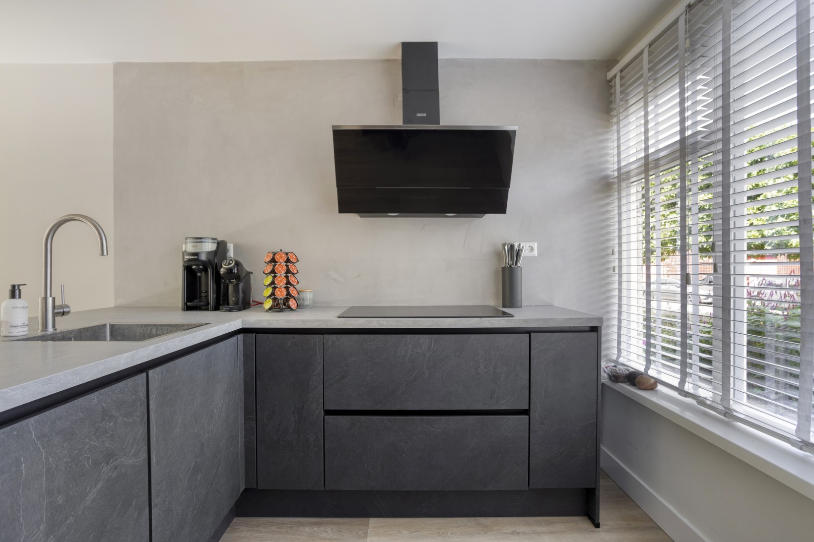Tussenwoning te koop: Ringweg 43, Spaarndam