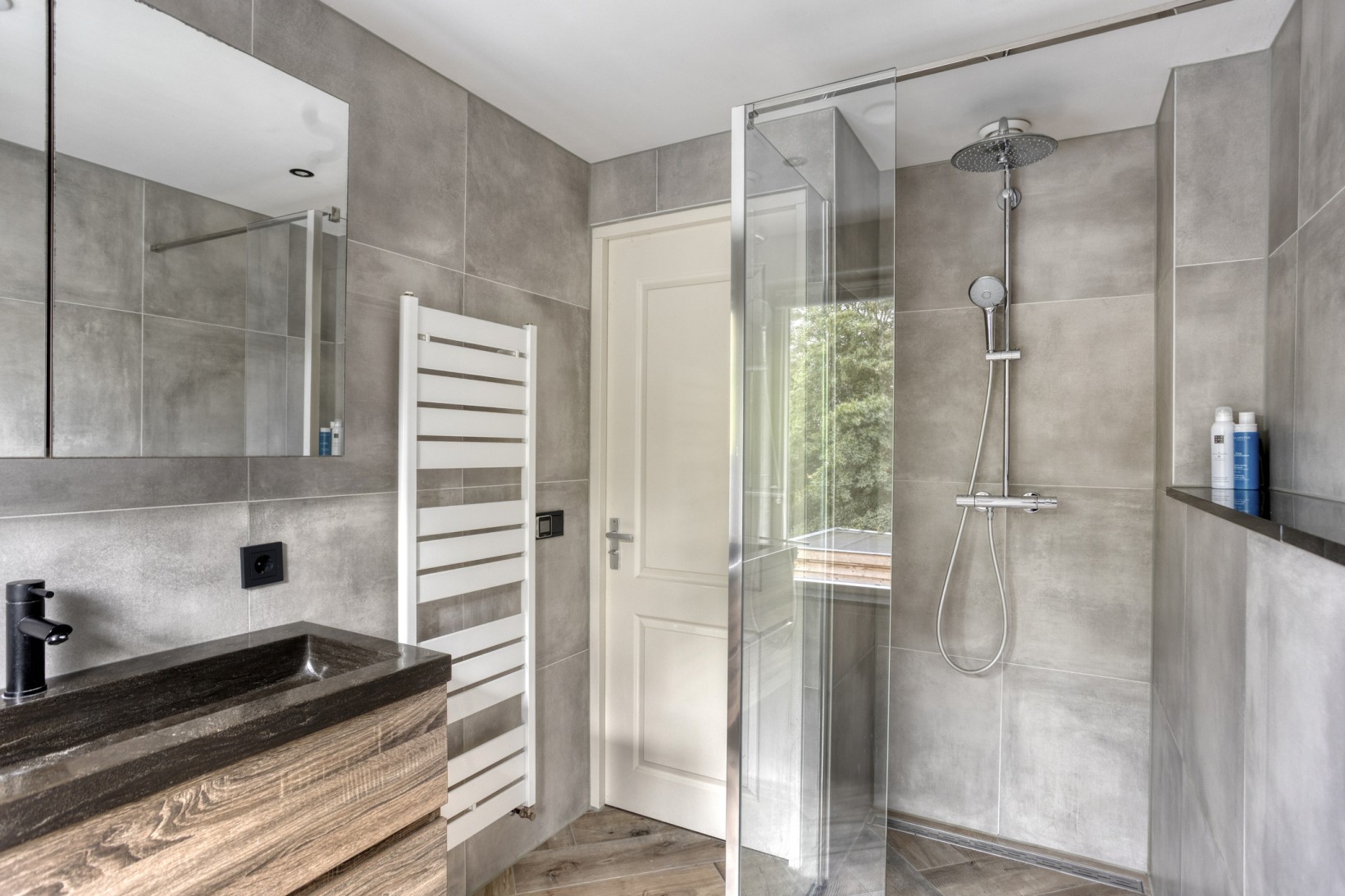 Tussenwoning te koop: Ringweg 43, Spaarndam