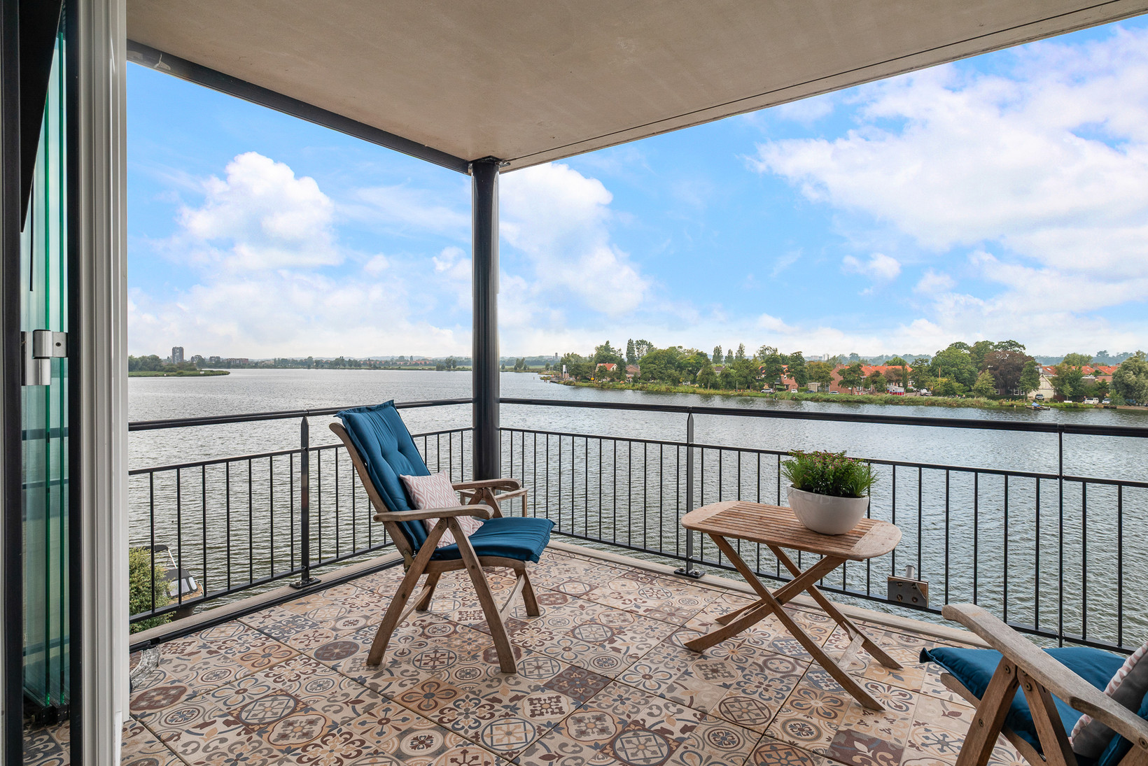 Appartement te koop: Dijkgraaf 4, Spaarndam