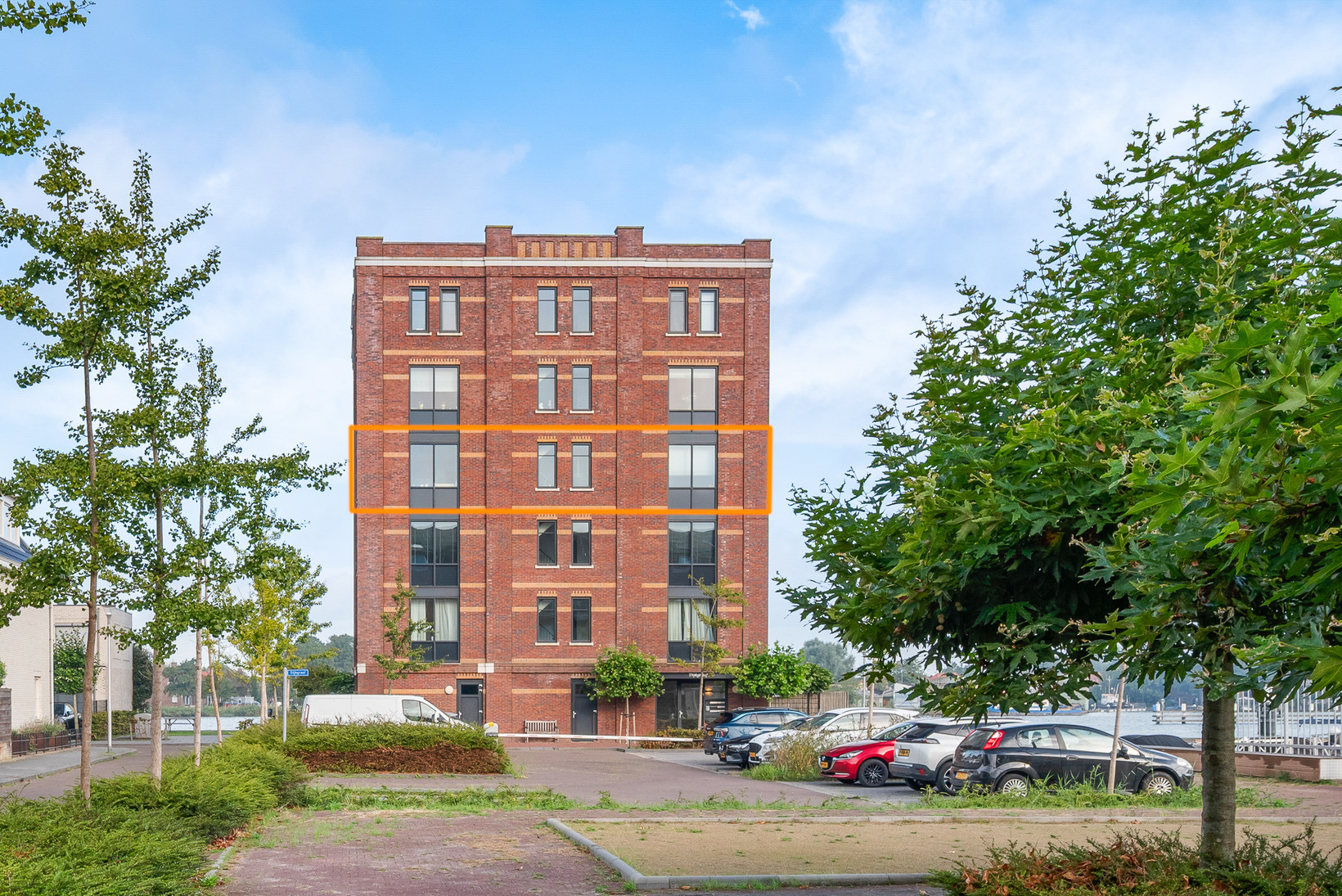 Appartement te koop: Dijkgraaf 4, Spaarndam