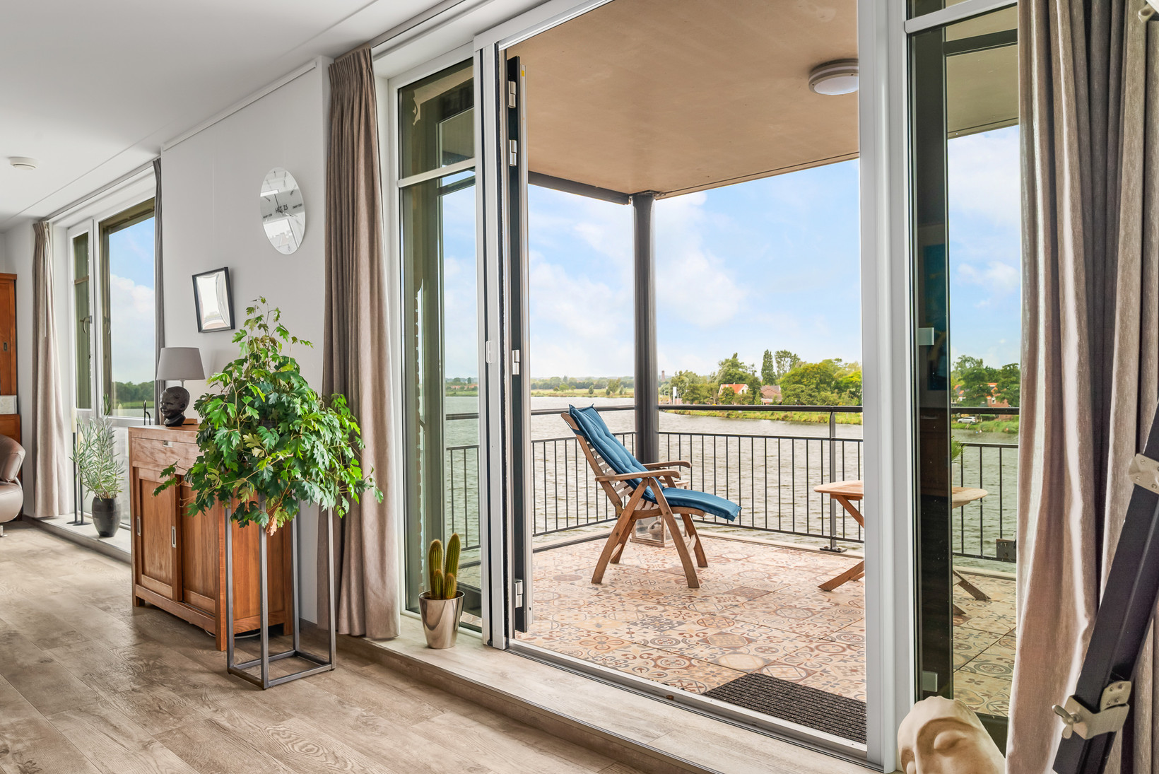 Appartement te koop: Dijkgraaf 4, Spaarndam