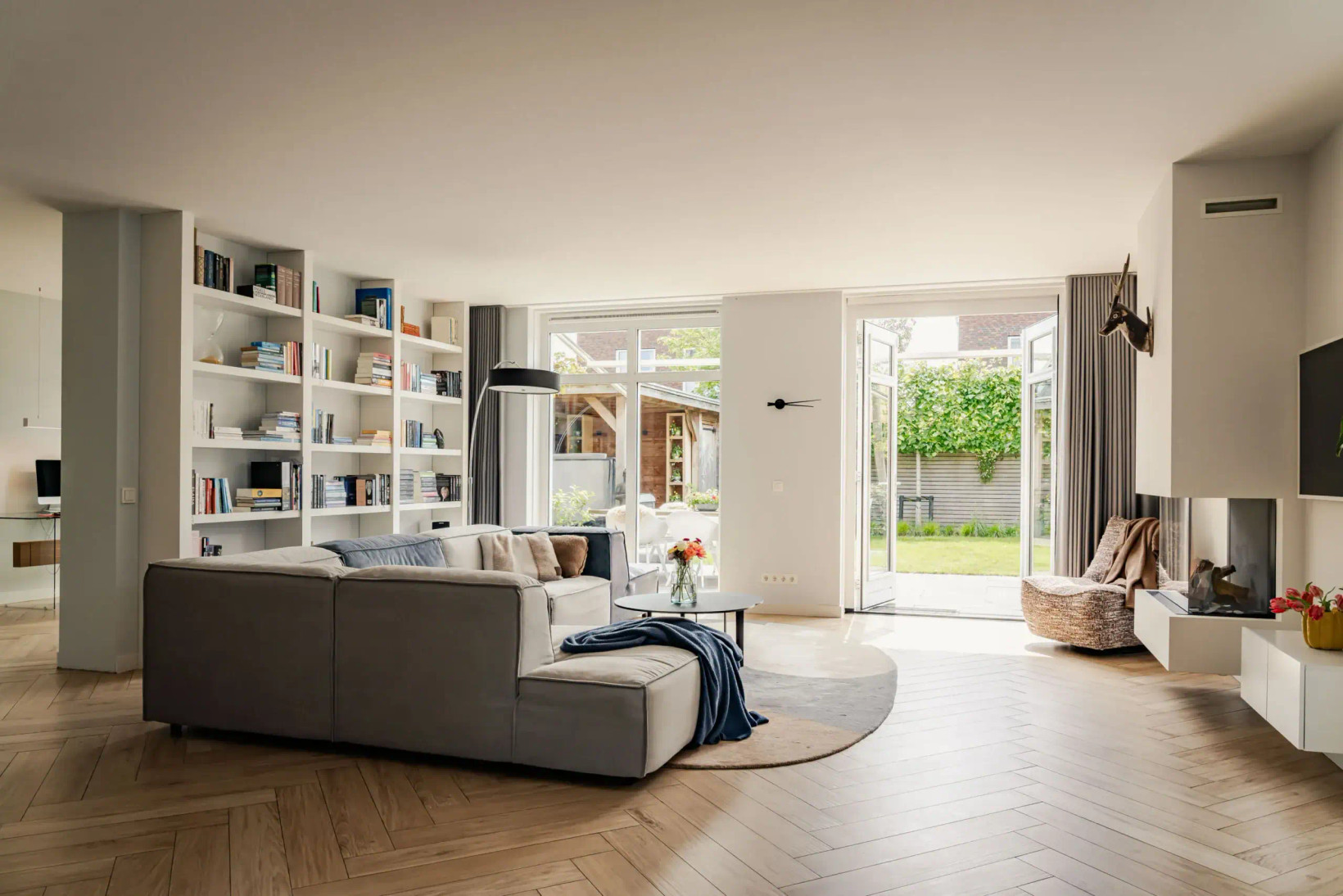 Twee-onder-één-kap te koop: Lagedijk 52, Spaarndam