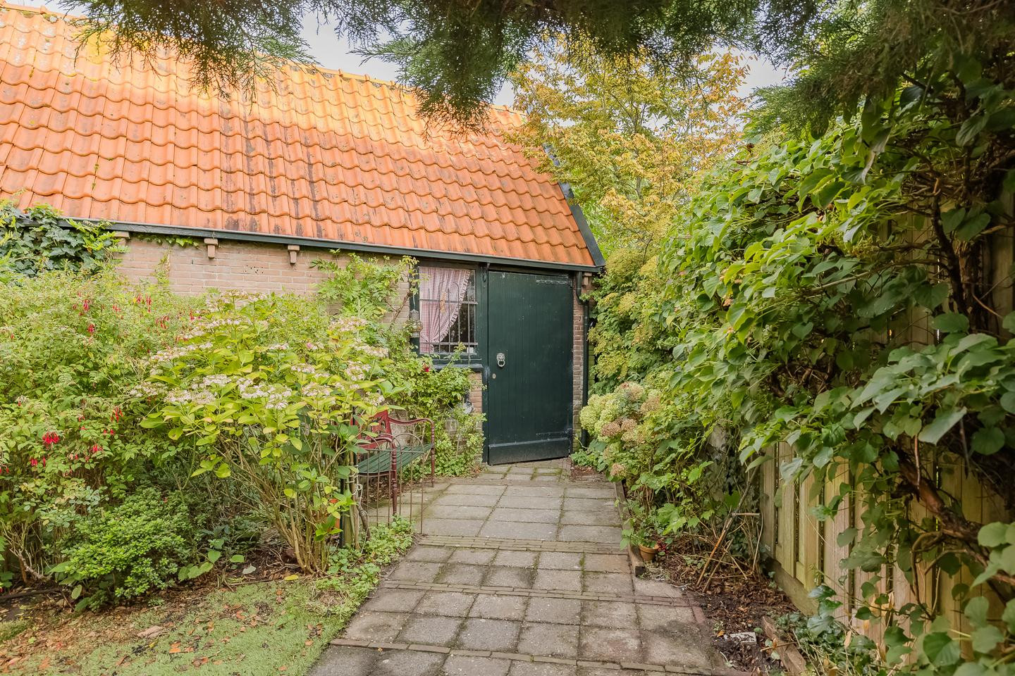 Twee-onder-één-kap te koop: Wüstelaan 97, Santpoort-Noord