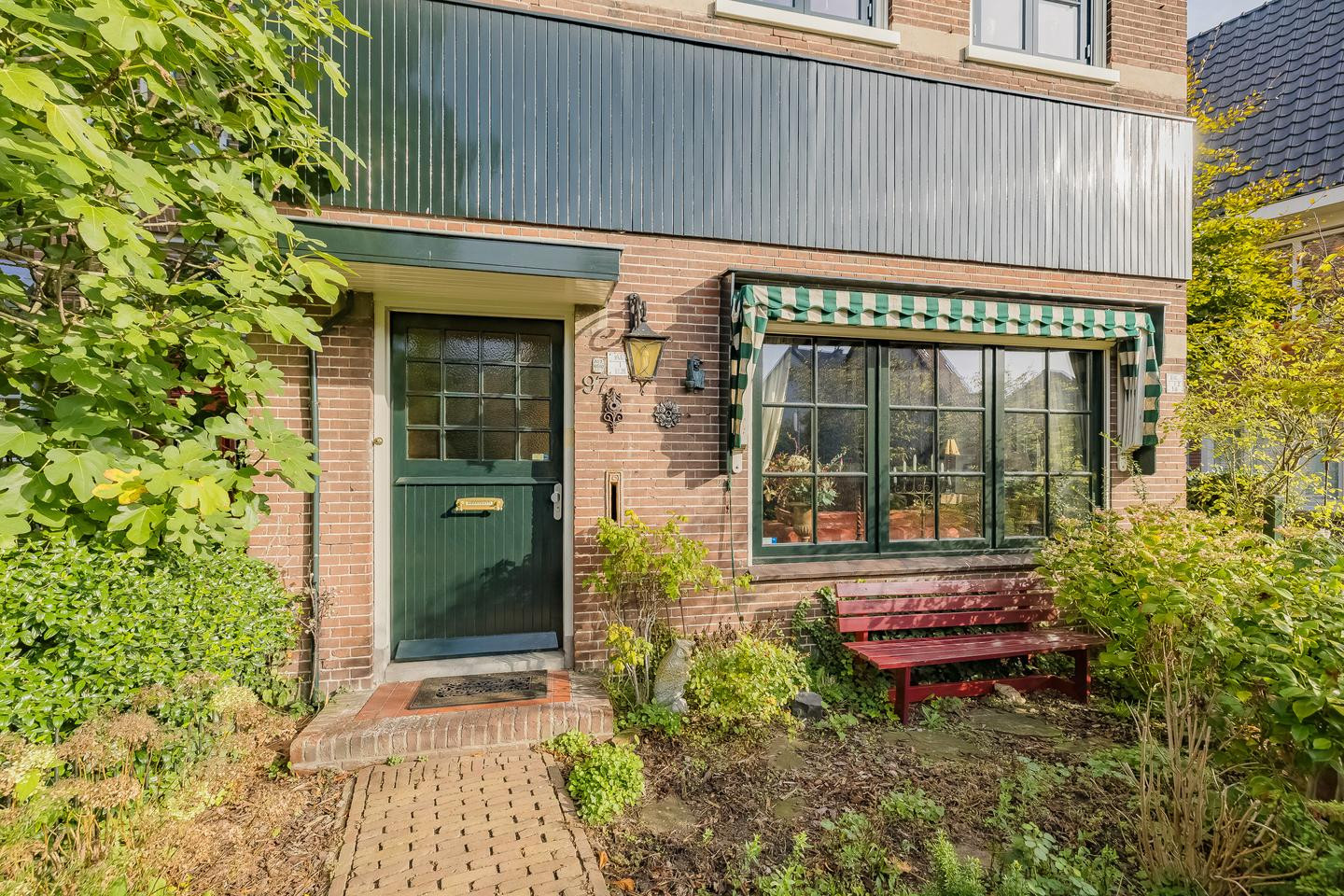 Twee-onder-één-kap te koop: Wüstelaan 97, Santpoort-Noord