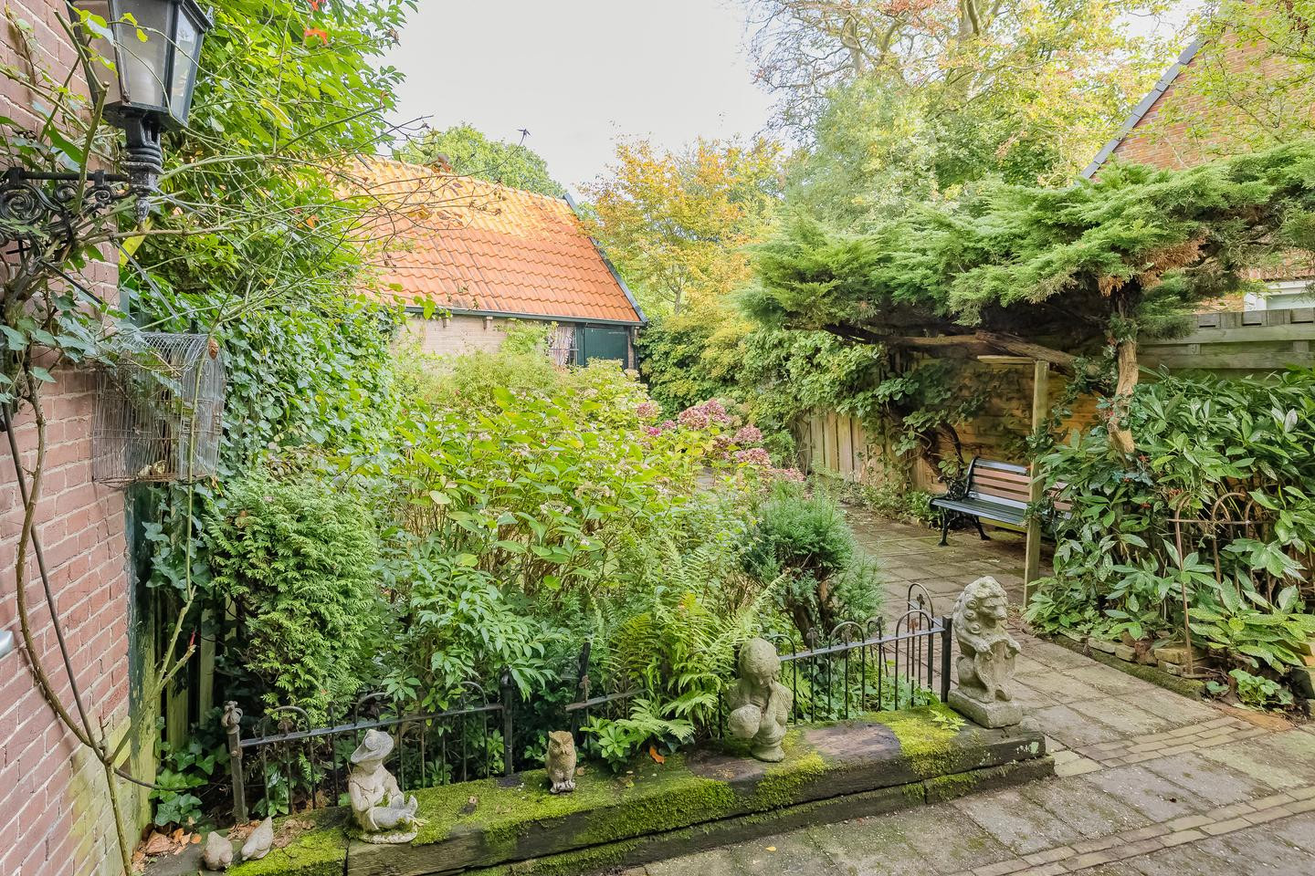 Twee-onder-één-kap te koop: Wüstelaan 97, Santpoort-Noord
