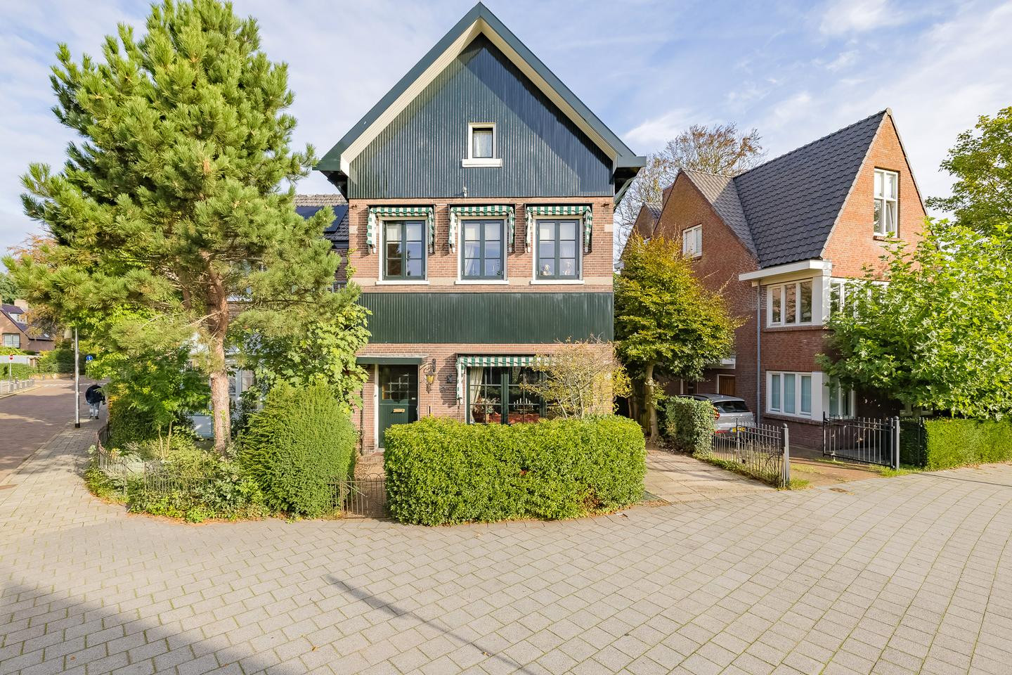 Twee-onder-één-kap te koop: Wüstelaan 97, Santpoort-Noord