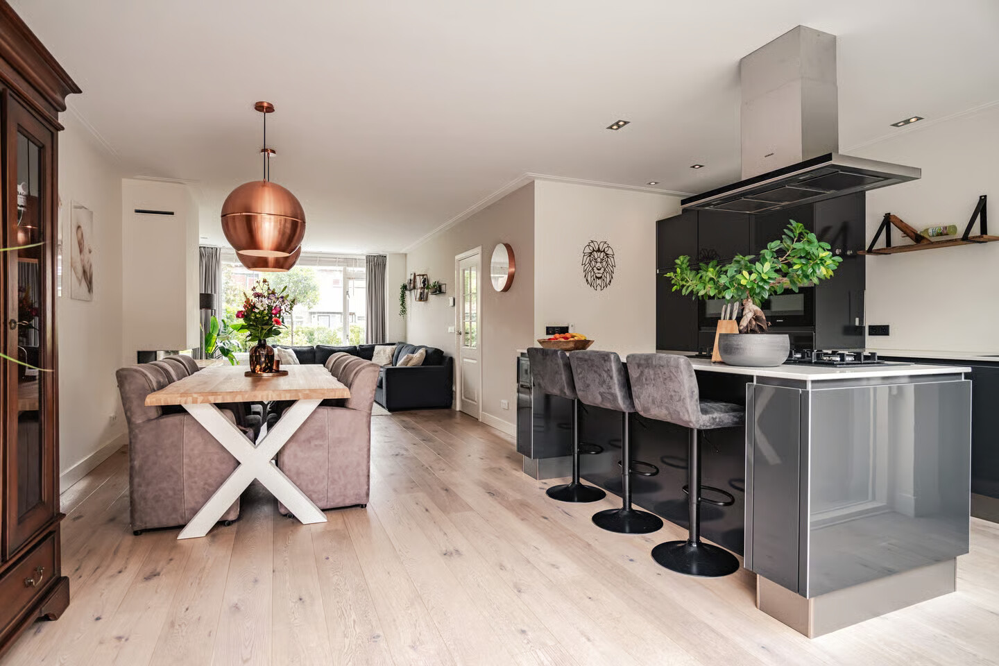 Tussenwoning te koop: Roos en Beeklaan 77, Santpoort-Noord