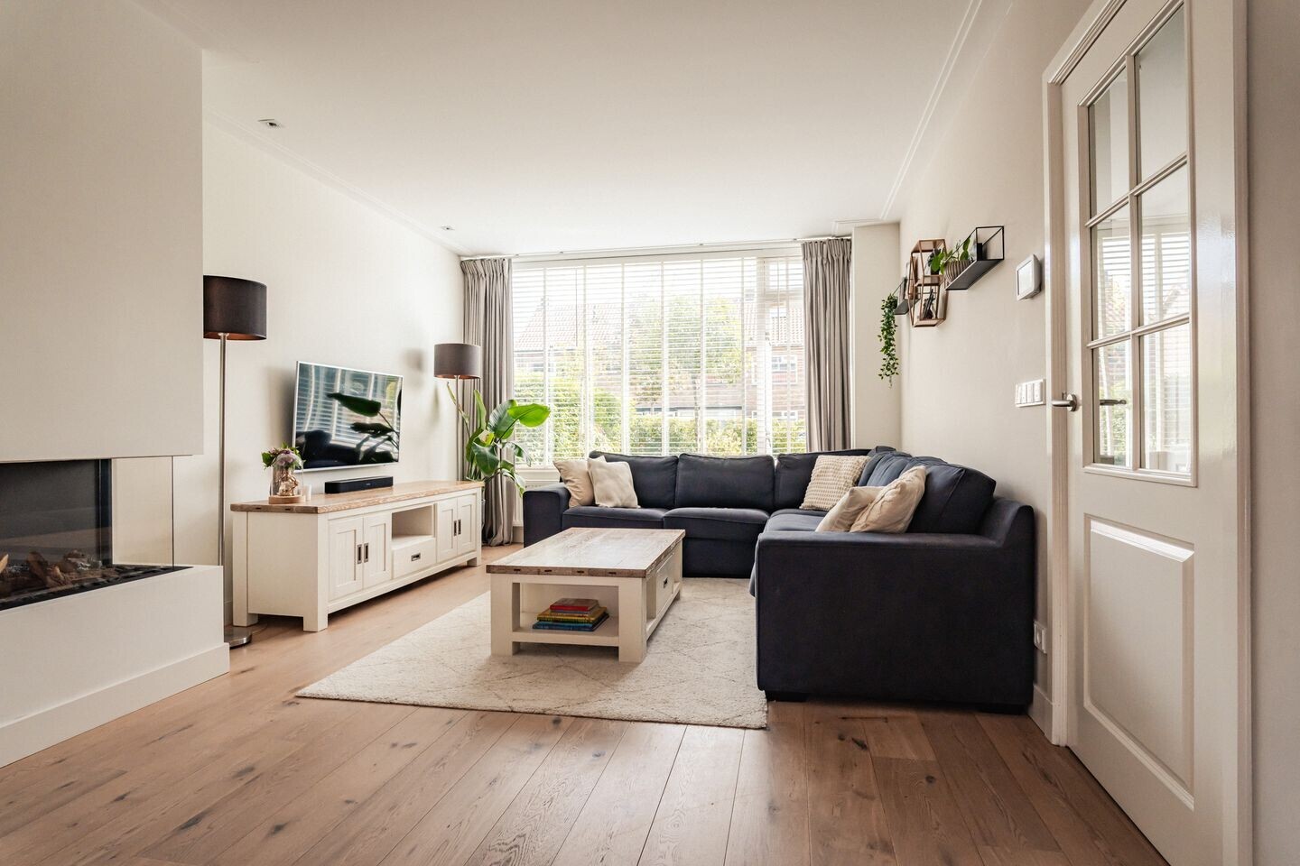 Tussenwoning te koop: Roos en Beeklaan 77, Santpoort-Noord